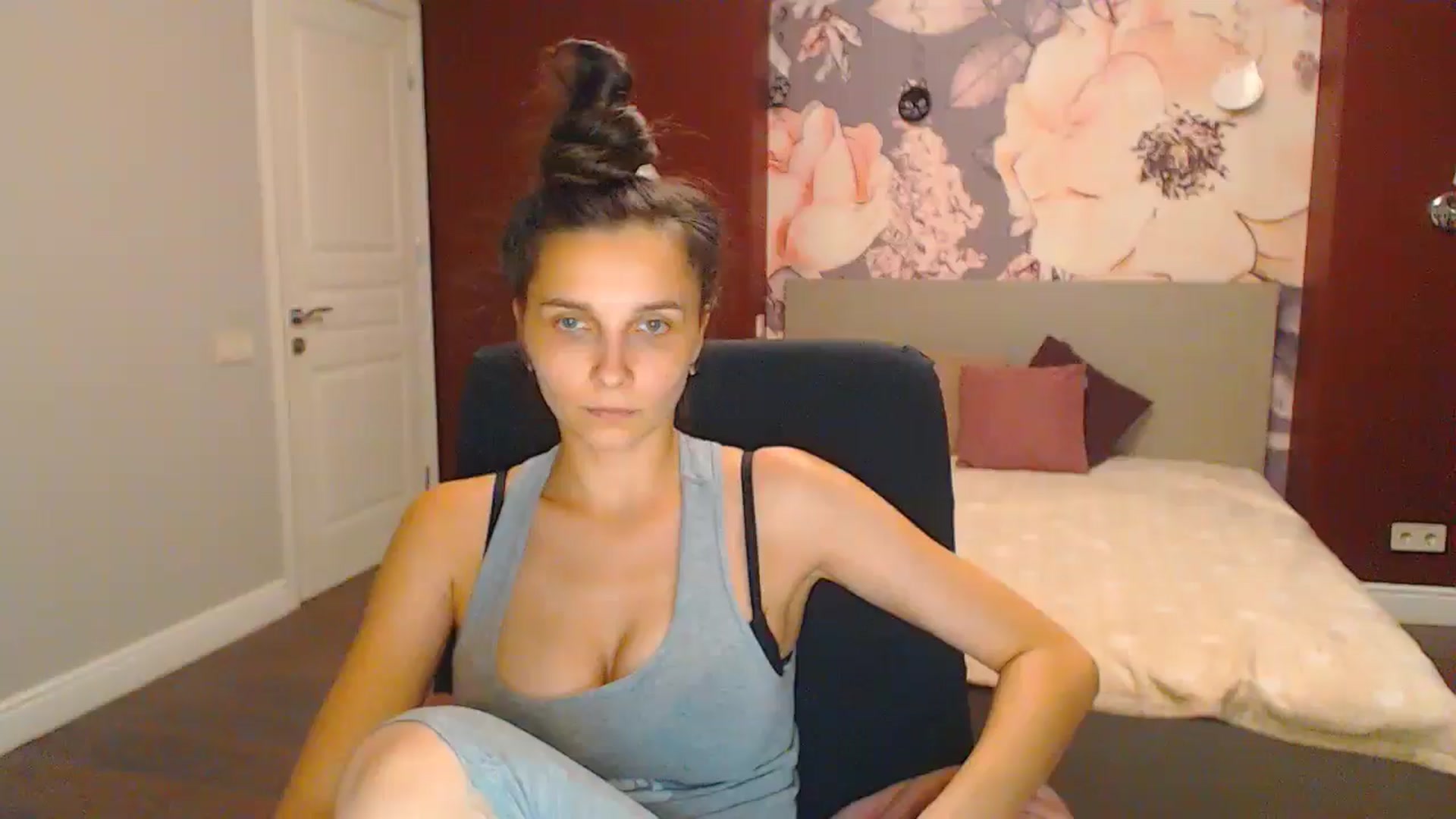 Gallery image thumbnail from Karina_Mils's myfreecams stream on, 07/28/2024, 20:41 image 1 of 20