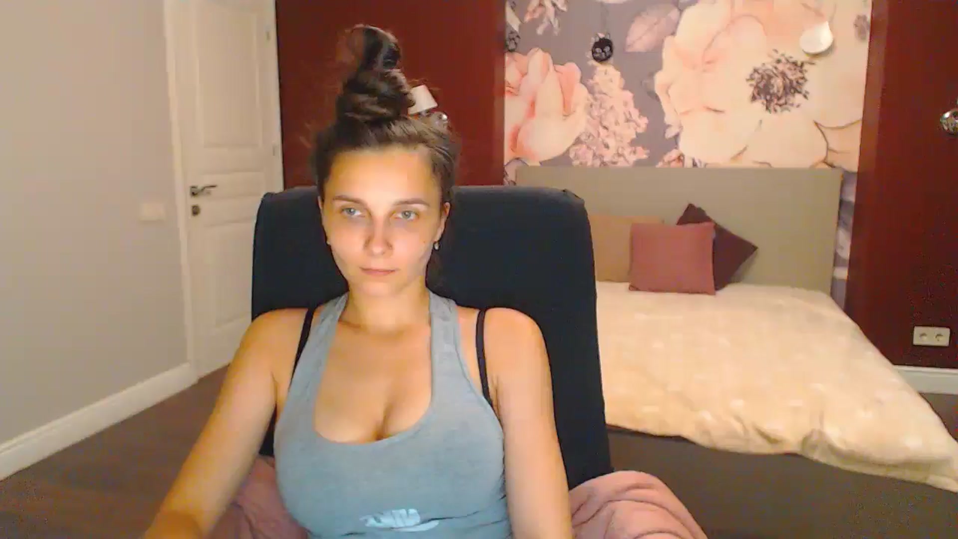 Gallery image thumbnail from Karina_Mils's myfreecams stream on, 07/28/2024, 20:41 image 15 of 20