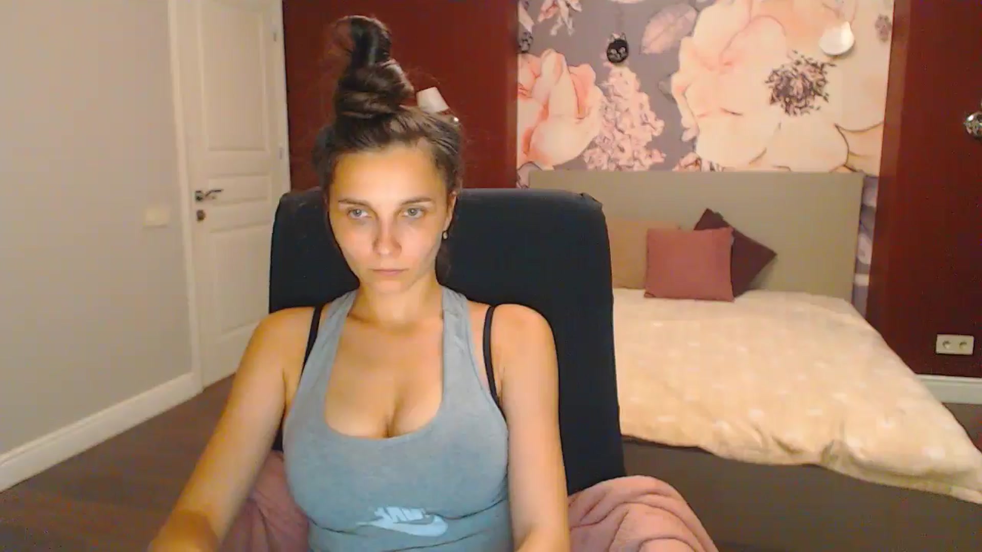 Gallery image thumbnail from Karina_Mils's myfreecams stream on, 07/28/2024, 20:41 image 7 of 20