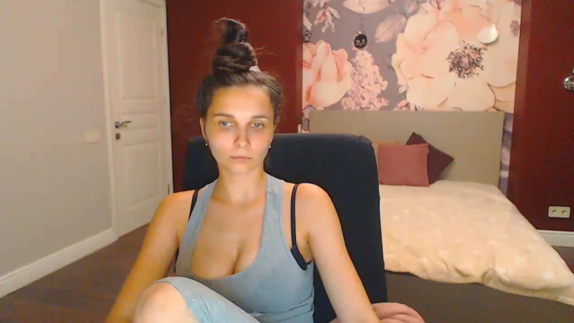 Gallery image thumbnail from Karina_Mils's myfreecams stream on, 07/28/2024, 20:41 image 3 of 20