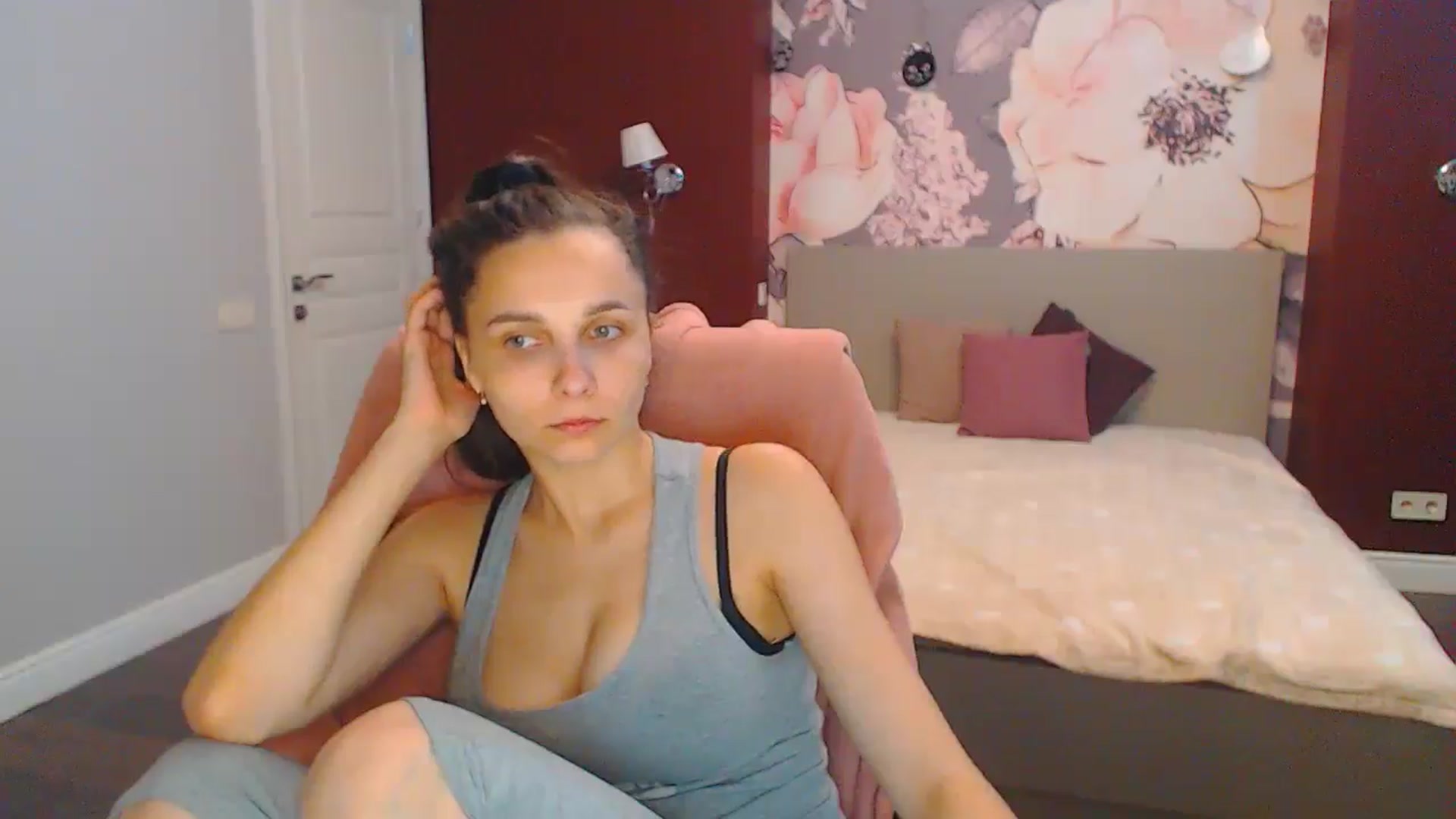 Gallery image thumbnail from Karina_Mils's myfreecams stream on, 07/29/2024, 07:36 image 2 of 20