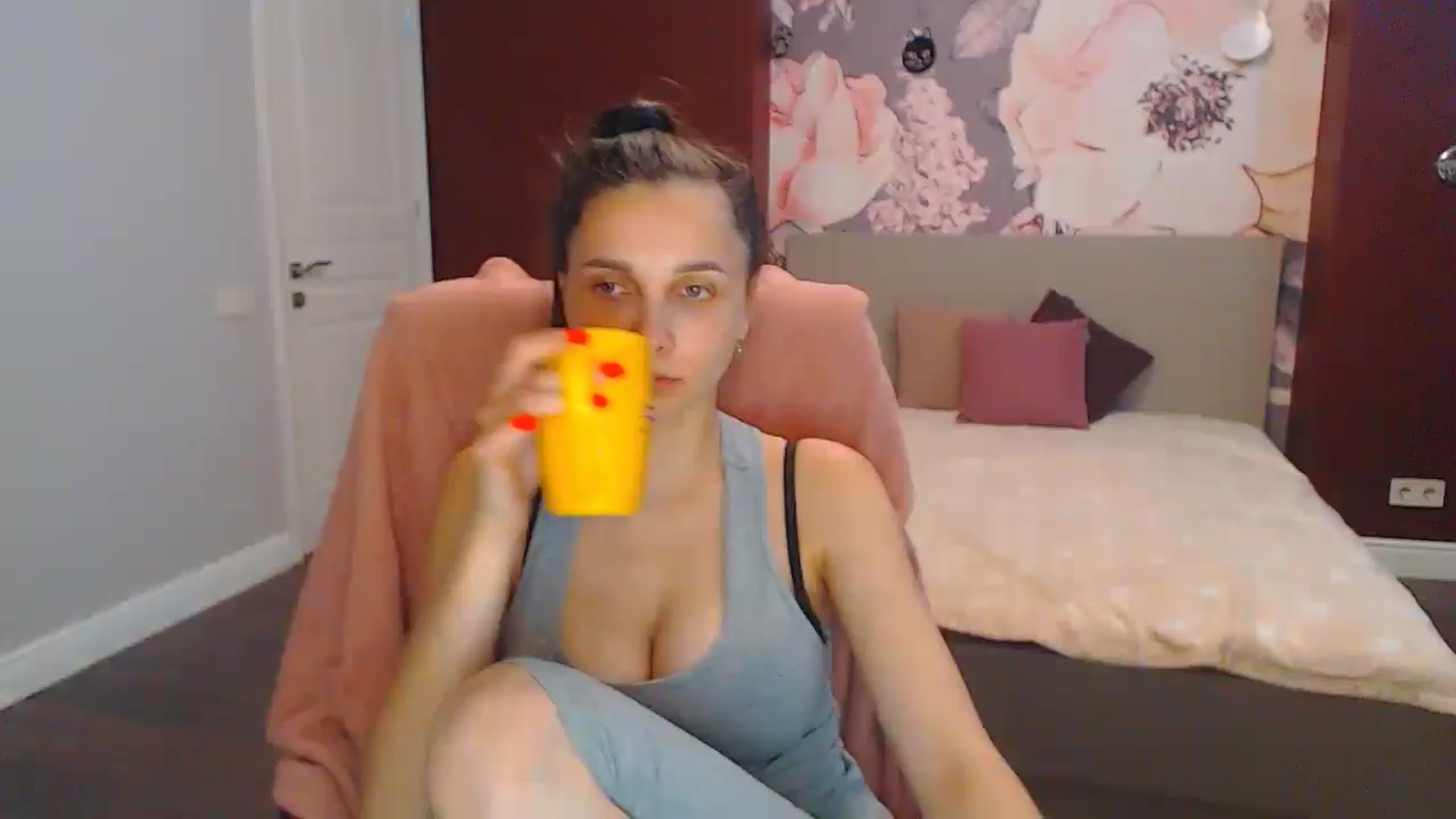 Gallery image thumbnail from Karina_Mils's myfreecams stream on, 07/29/2024, 07:36 image 15 of 20