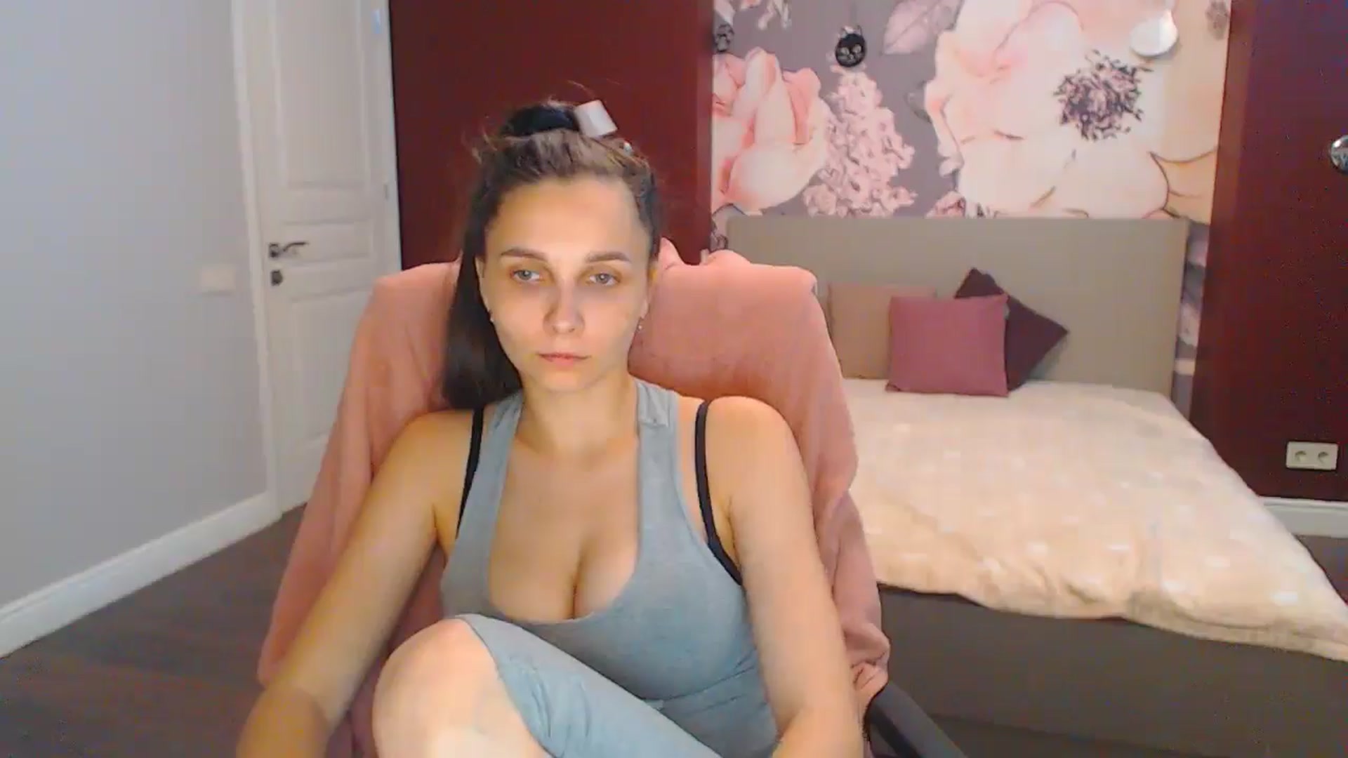 Gallery image thumbnail from Karina_Mils's myfreecams stream on, 07/29/2024, 07:36 image 11 of 20