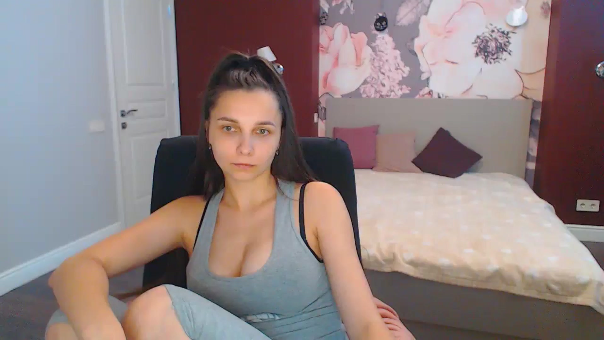 Gallery image thumbnail from Karina_Mils's myfreecams stream on, 07/29/2024, 10:58 image 9 of 20