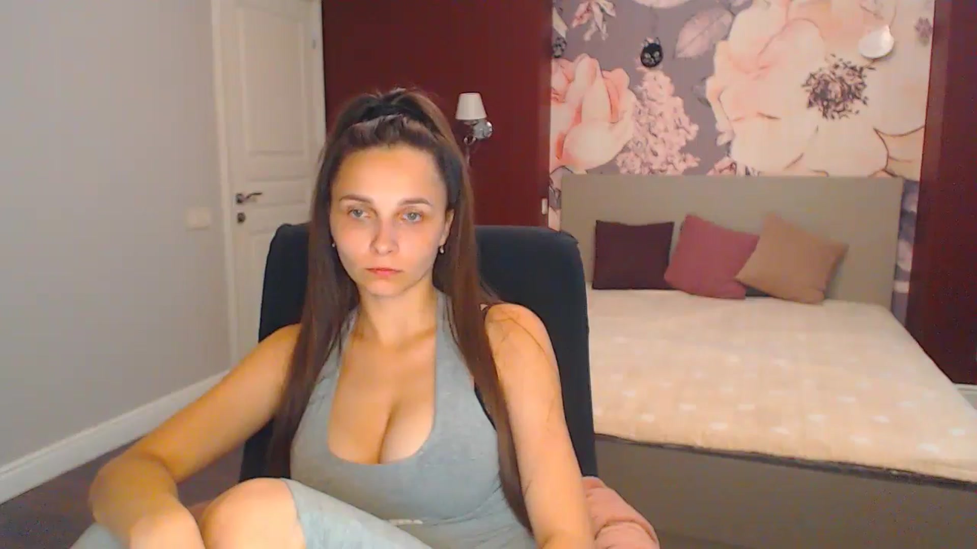 Gallery image thumbnail from Karina_Mils's myfreecams stream on, 08/02/2024, 12:29 image 12 of 20