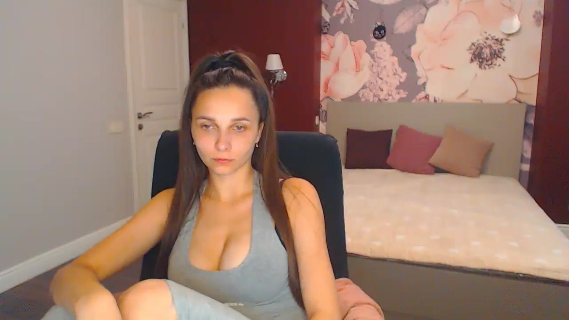 Gallery image thumbnail from Karina_Mils's myfreecams stream on, 08/02/2024, 12:29 image 16 of 20
