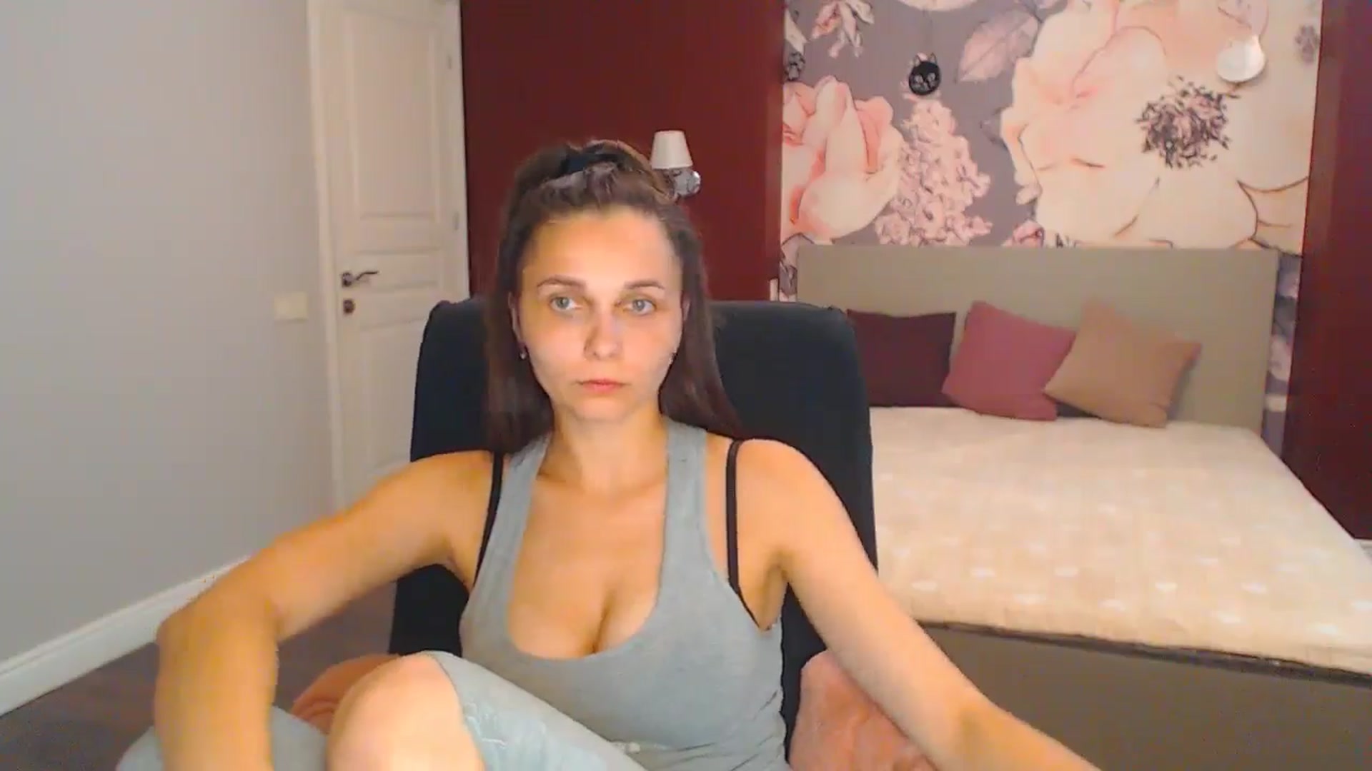 Gallery image thumbnail from Karina_Mils's myfreecams stream on, 08/02/2024, 14:48 image 9 of 20