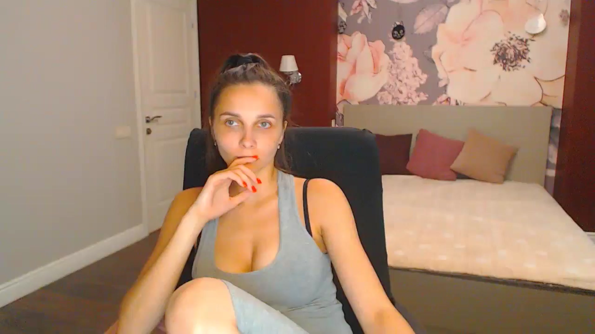 Gallery image thumbnail from Karina_Mils's myfreecams stream on, 08/02/2024, 15:28 image 20 of 20