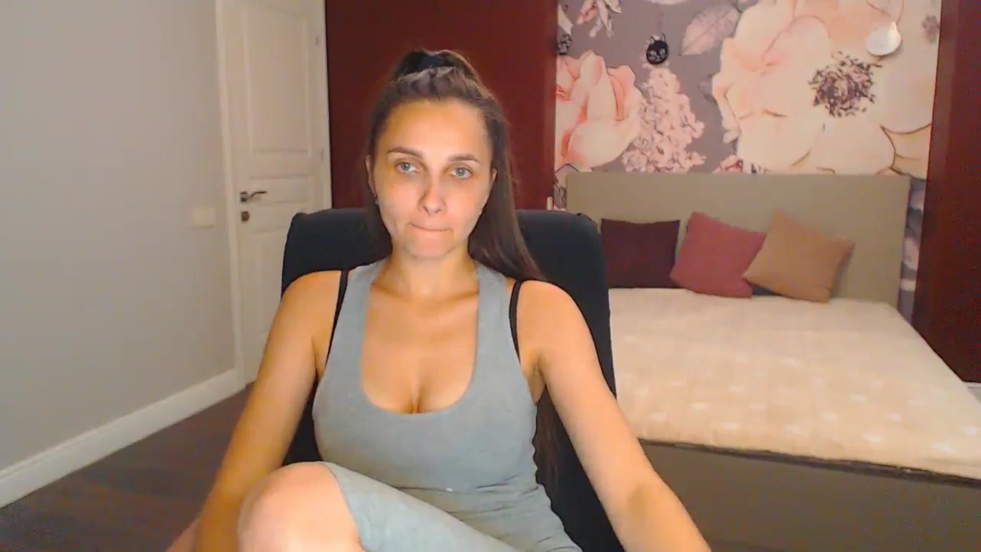 Gallery image thumbnail from Karina_Mils's myfreecams stream on, 08/02/2024, 15:28 image 5 of 20