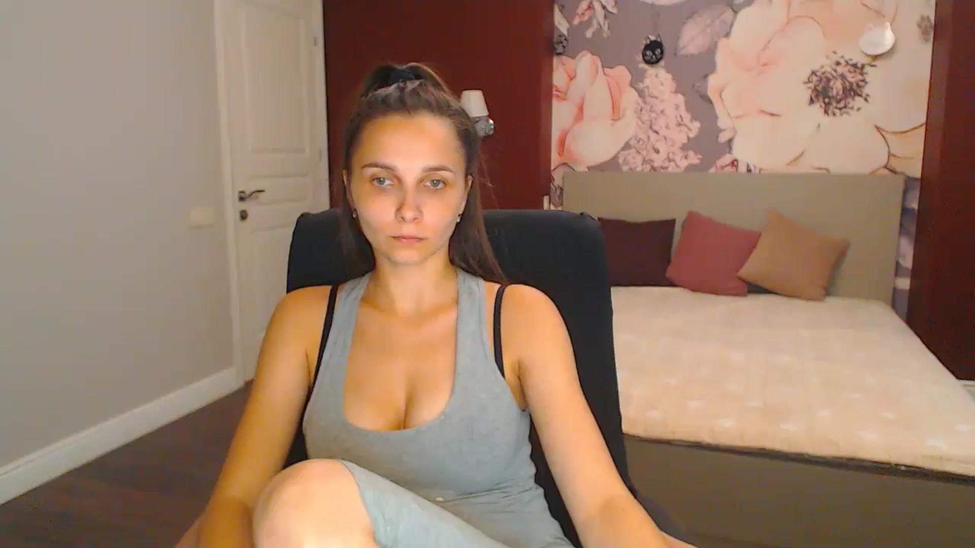 Gallery image thumbnail from Karina_Mils's myfreecams stream on, 08/02/2024, 15:28 image 13 of 20