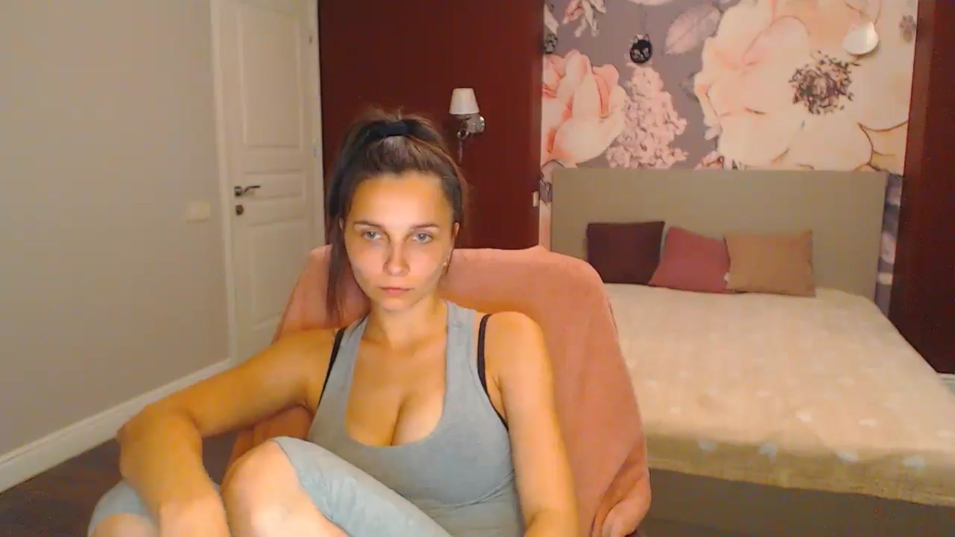 Gallery image thumbnail from Karina_Mils's myfreecams stream on, 08/03/2024, 19:16 image 5 of 20