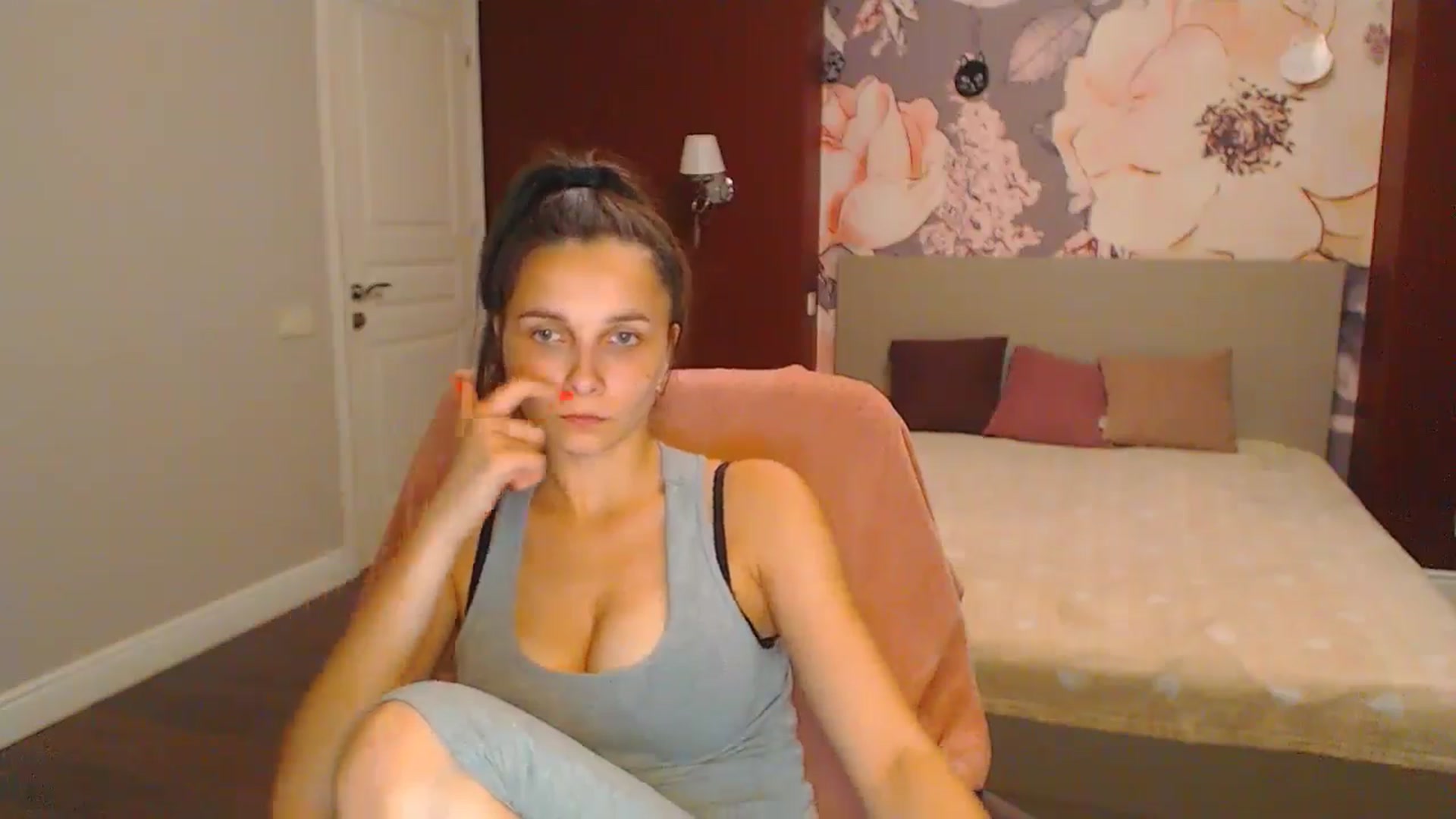 Gallery image thumbnail from Karina_Mils's myfreecams stream on, 08/03/2024, 19:16 image 4 of 20