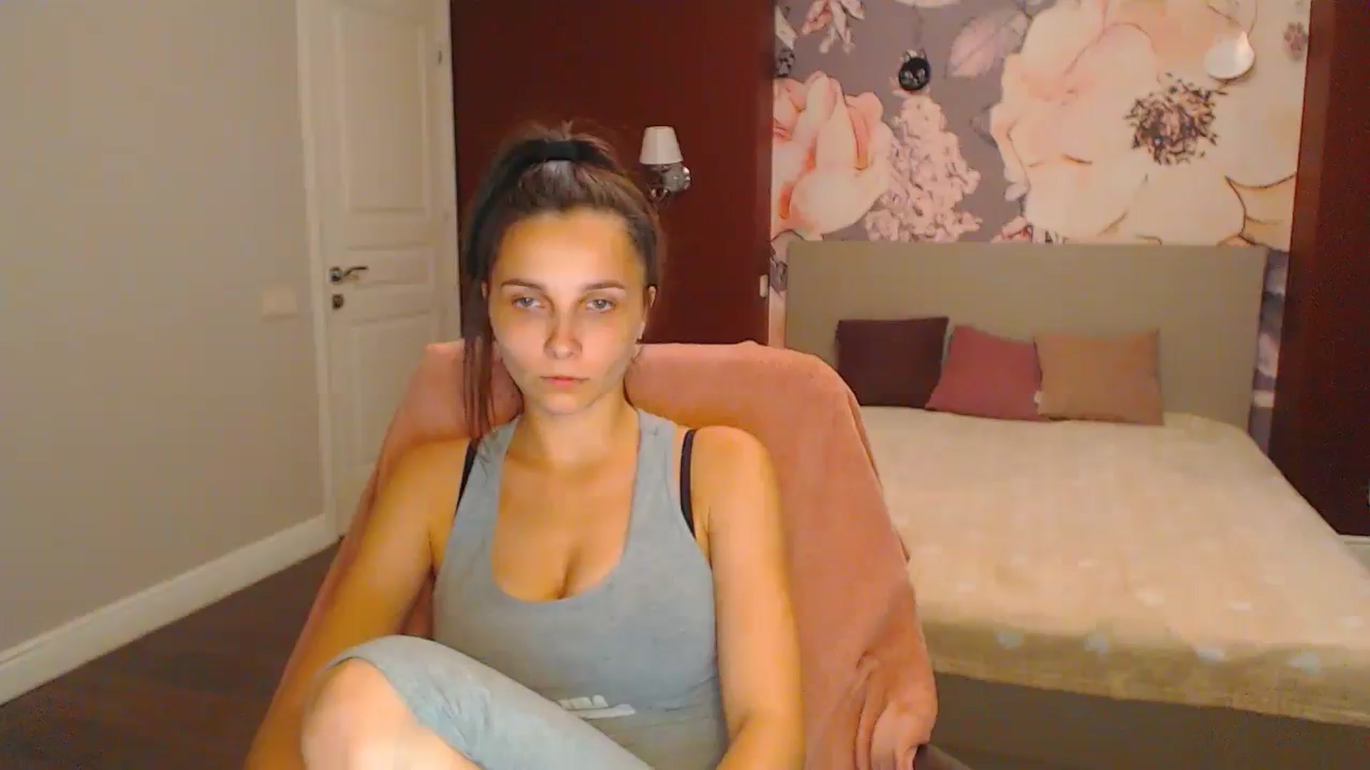 Gallery image thumbnail from Karina_Mils's myfreecams stream on, 08/03/2024, 19:16 image 1 of 20