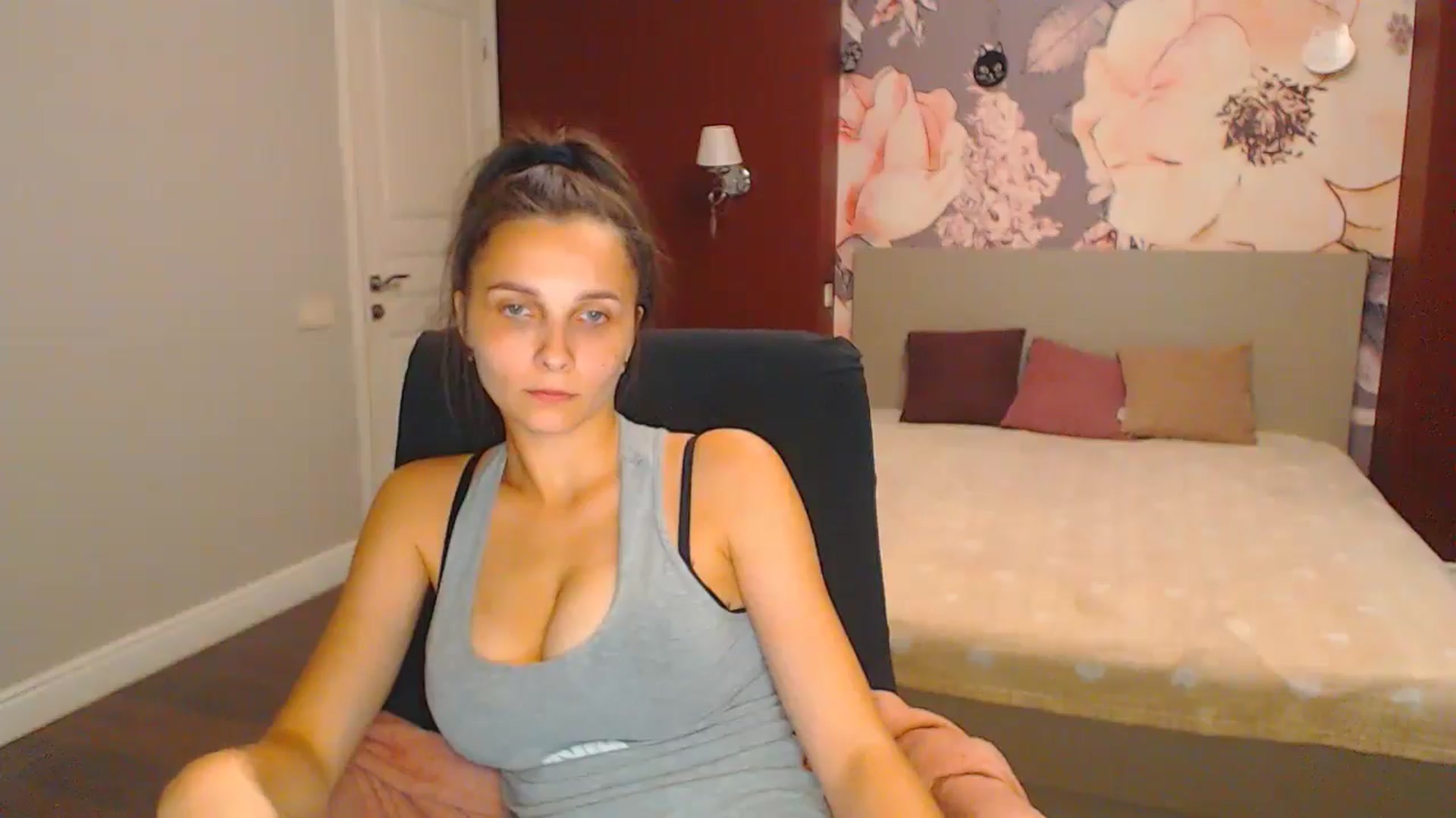 Gallery image thumbnail from Karina_Mils's myfreecams stream on, 08/03/2024, 19:16 image 20 of 20