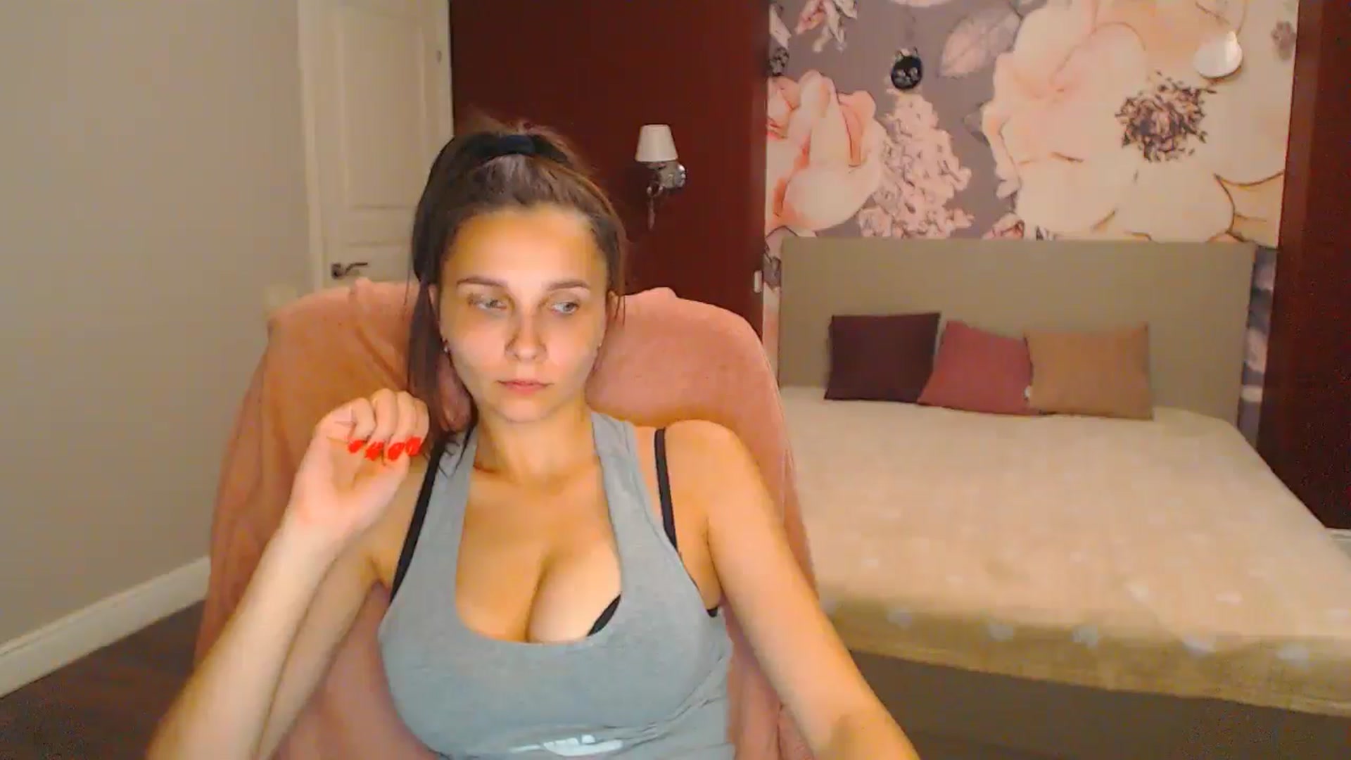 Gallery image thumbnail from Karina_Mils's myfreecams stream on, 08/03/2024, 19:16 image 8 of 20