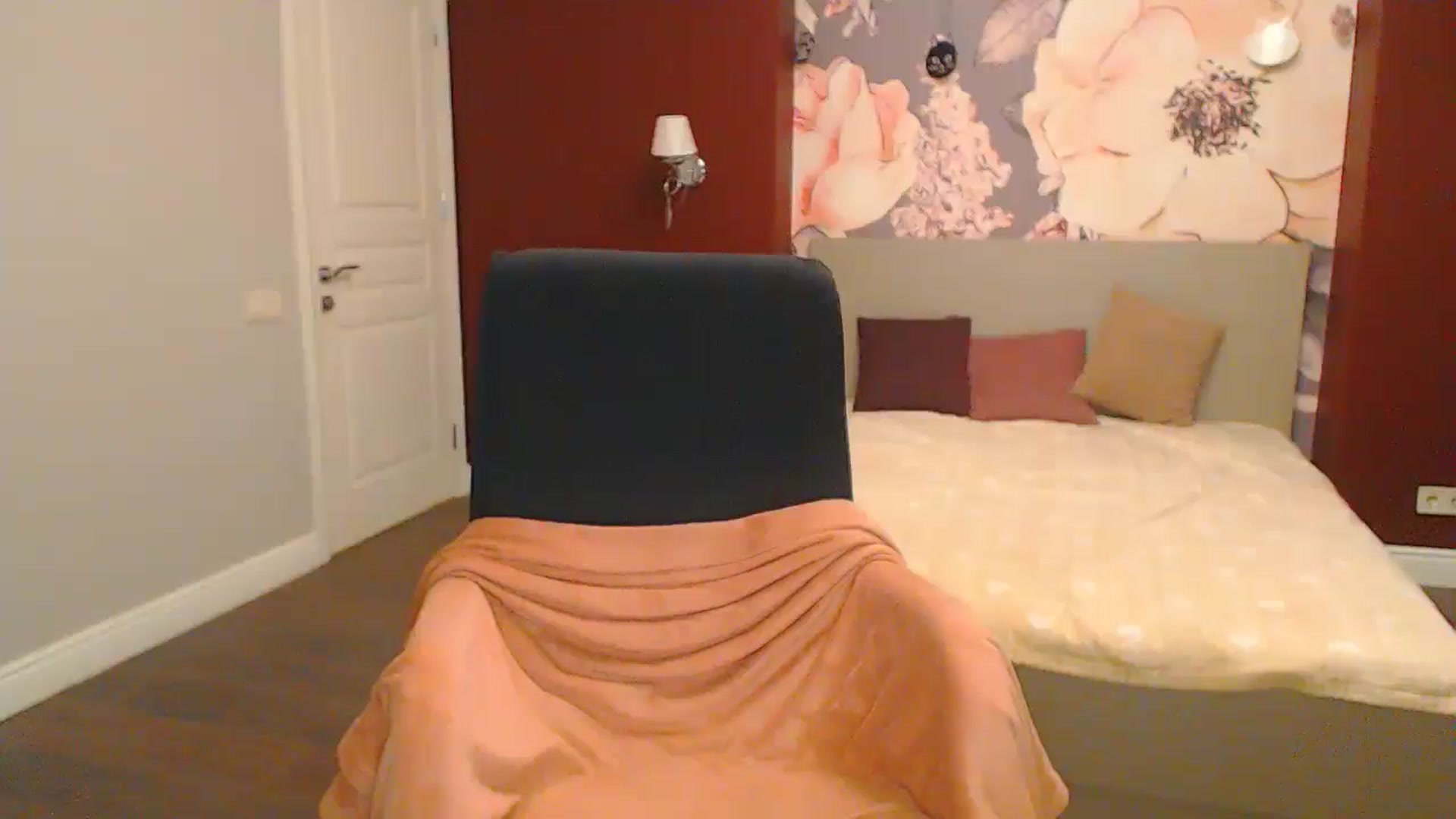 Gallery image thumbnail from Karina_Mils's myfreecams stream on, 08/04/2024, 19:59 image 2 of 20