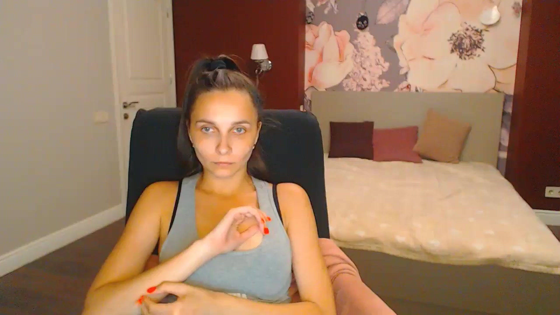 Gallery image thumbnail from Karina_Mils's myfreecams stream on, 08/04/2024, 19:59 image 1 of 20
