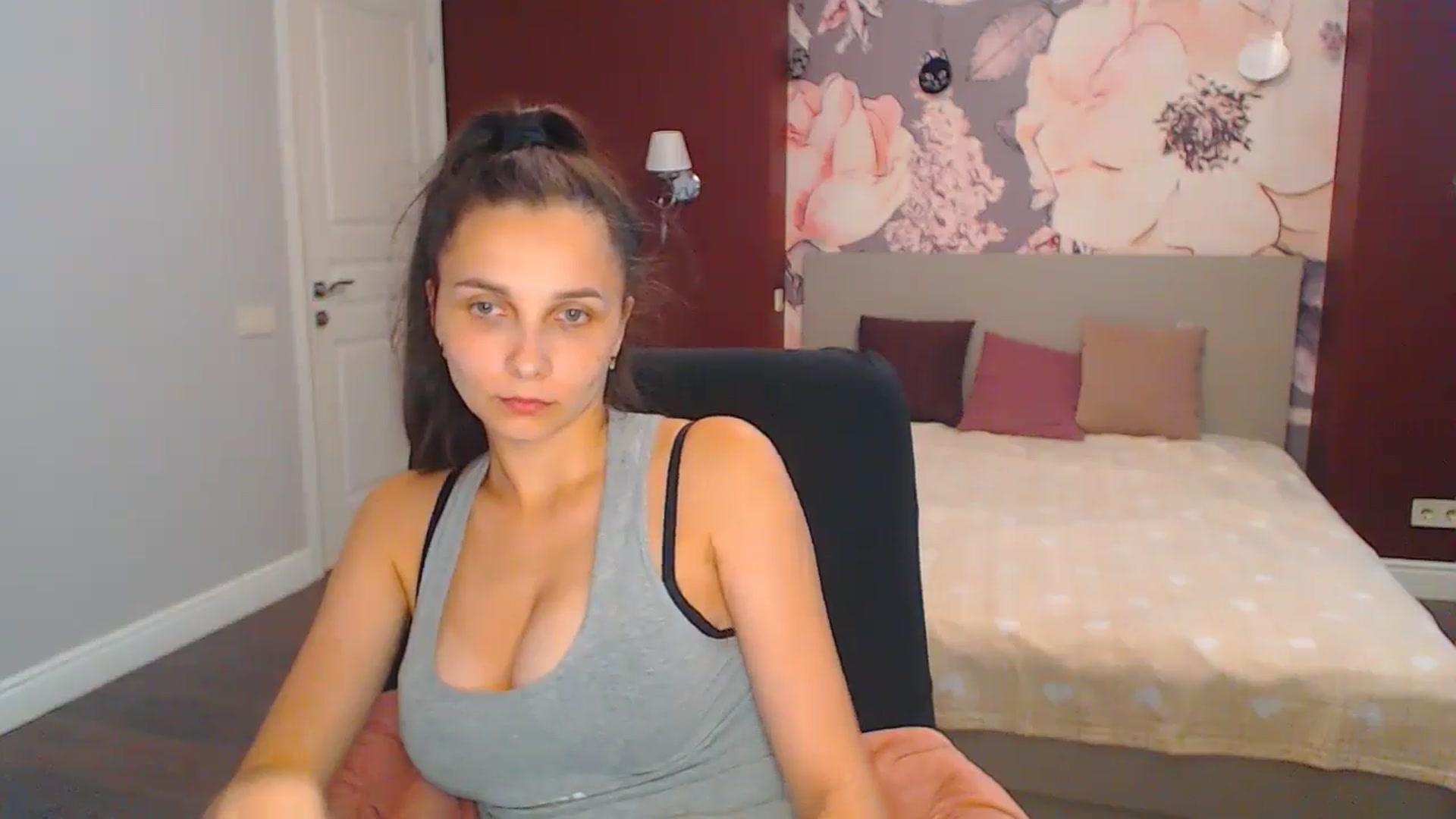Gallery image thumbnail from Karina_Mils's myfreecams stream on, 08/05/2024, 10:31 image 19 of 20