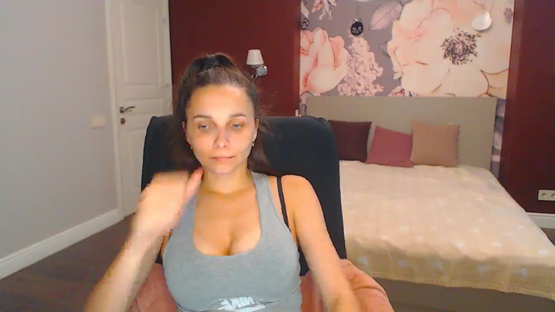 Gallery image thumbnail from Karina_Mils's myfreecams stream on, 08/05/2024, 10:58 image 3 of 20