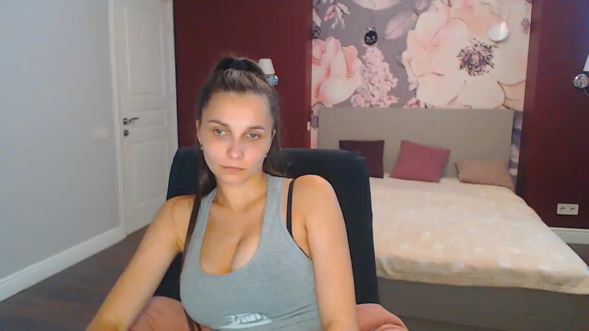 Gallery image thumbnail from Karina_Mils's myfreecams stream on, 08/08/2024, 13:57 image 3 of 20