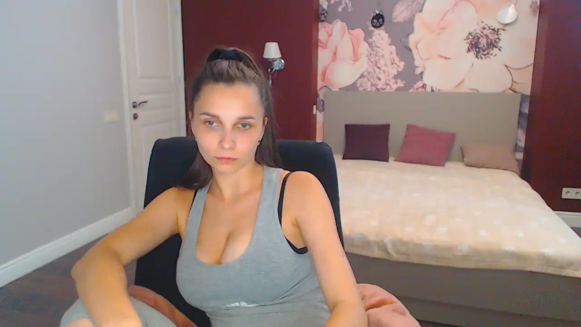 Gallery image thumbnail from Karina_Mils's myfreecams stream on, 08/08/2024, 13:57 image 19 of 20
