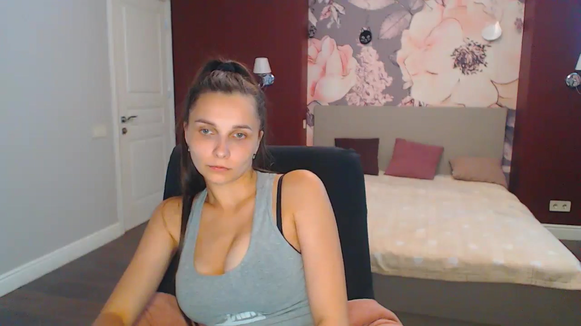 Gallery image thumbnail from Karina_Mils's myfreecams stream on, 08/08/2024, 13:57 image 6 of 20