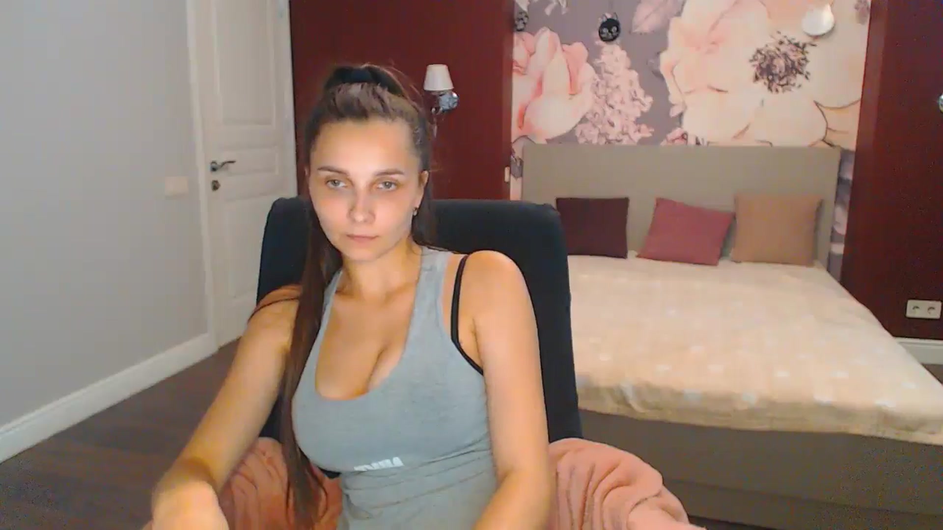 Gallery image thumbnail from Karina_Mils's myfreecams stream on, 08/08/2024, 14:44 image 20 of 20
