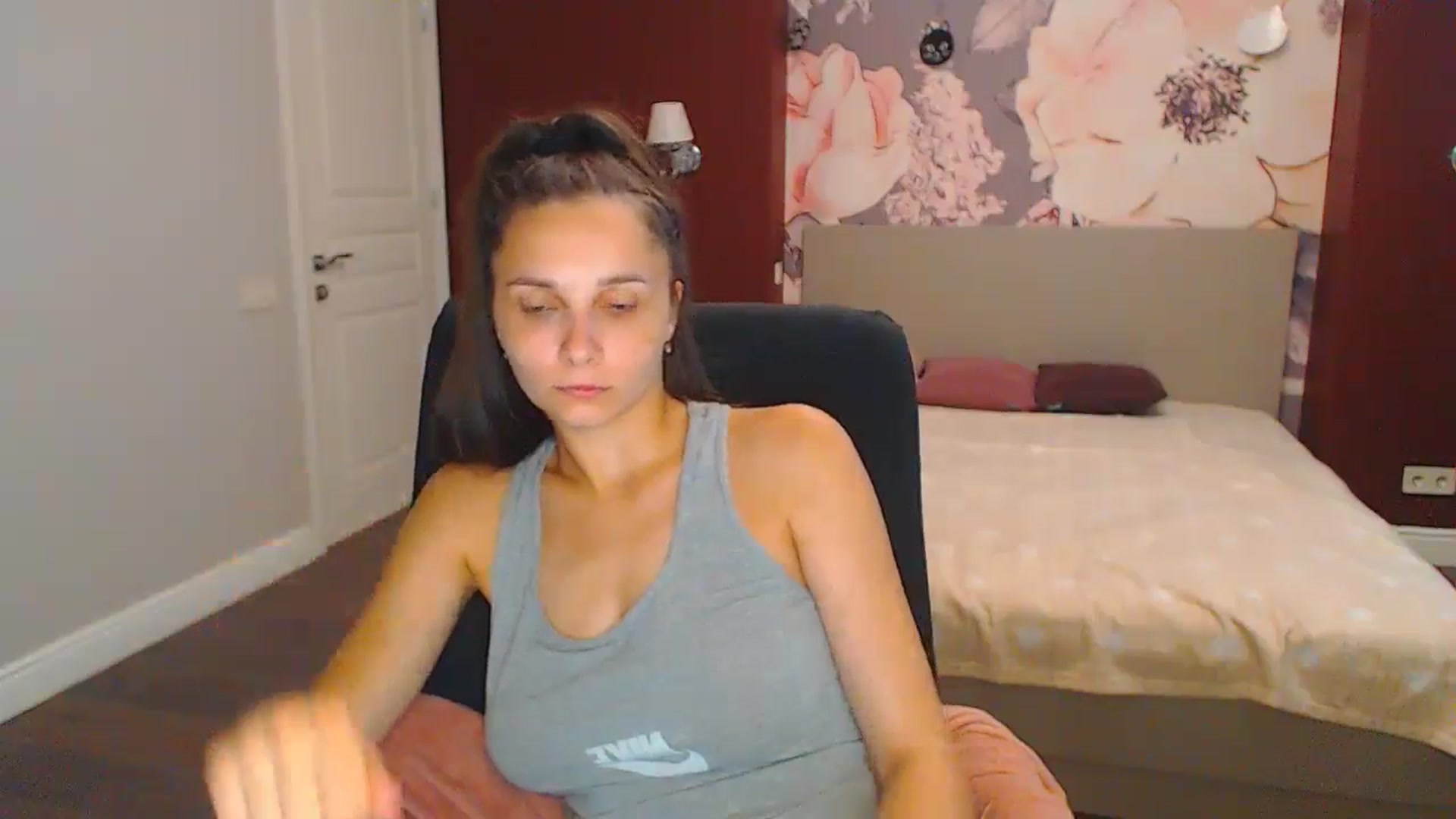 Gallery image thumbnail from Karina_Mils's myfreecams stream on, 08/15/2024, 07:16 image 12 of 20