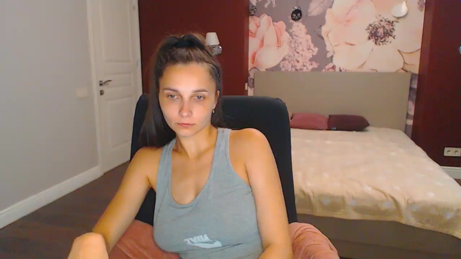 Gallery image thumbnail from Karina_Mils's myfreecams stream on, 08/15/2024, 07:16 image 13 of 20