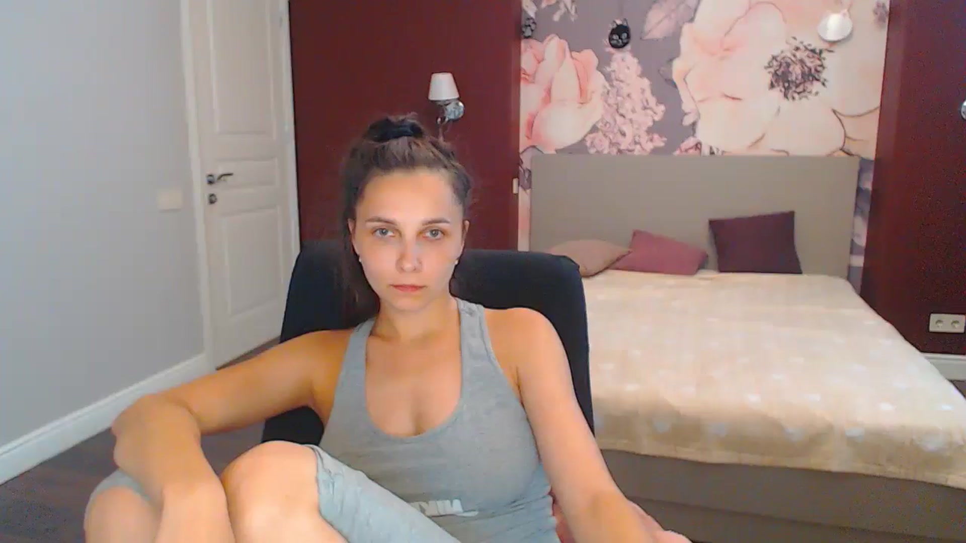 Gallery image thumbnail from Karina_Mils's myfreecams stream on, 08/15/2024, 10:51 image 18 of 20