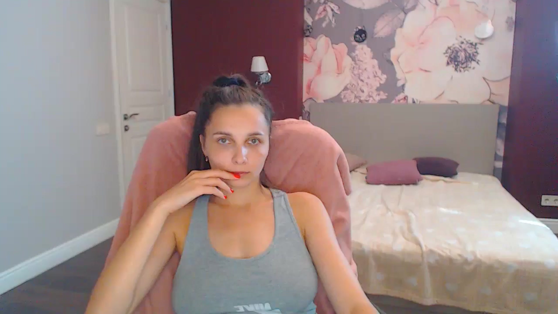 Gallery image thumbnail from Karina_Mils's myfreecams stream on, 08/15/2024, 12:34 image 19 of 20