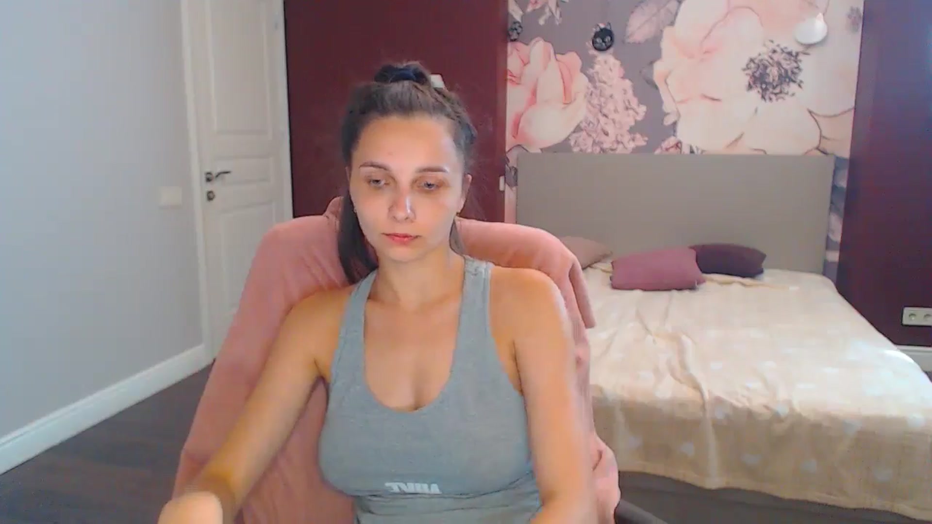 Gallery image thumbnail from Karina_Mils's myfreecams stream on, 08/15/2024, 12:34 image 16 of 20