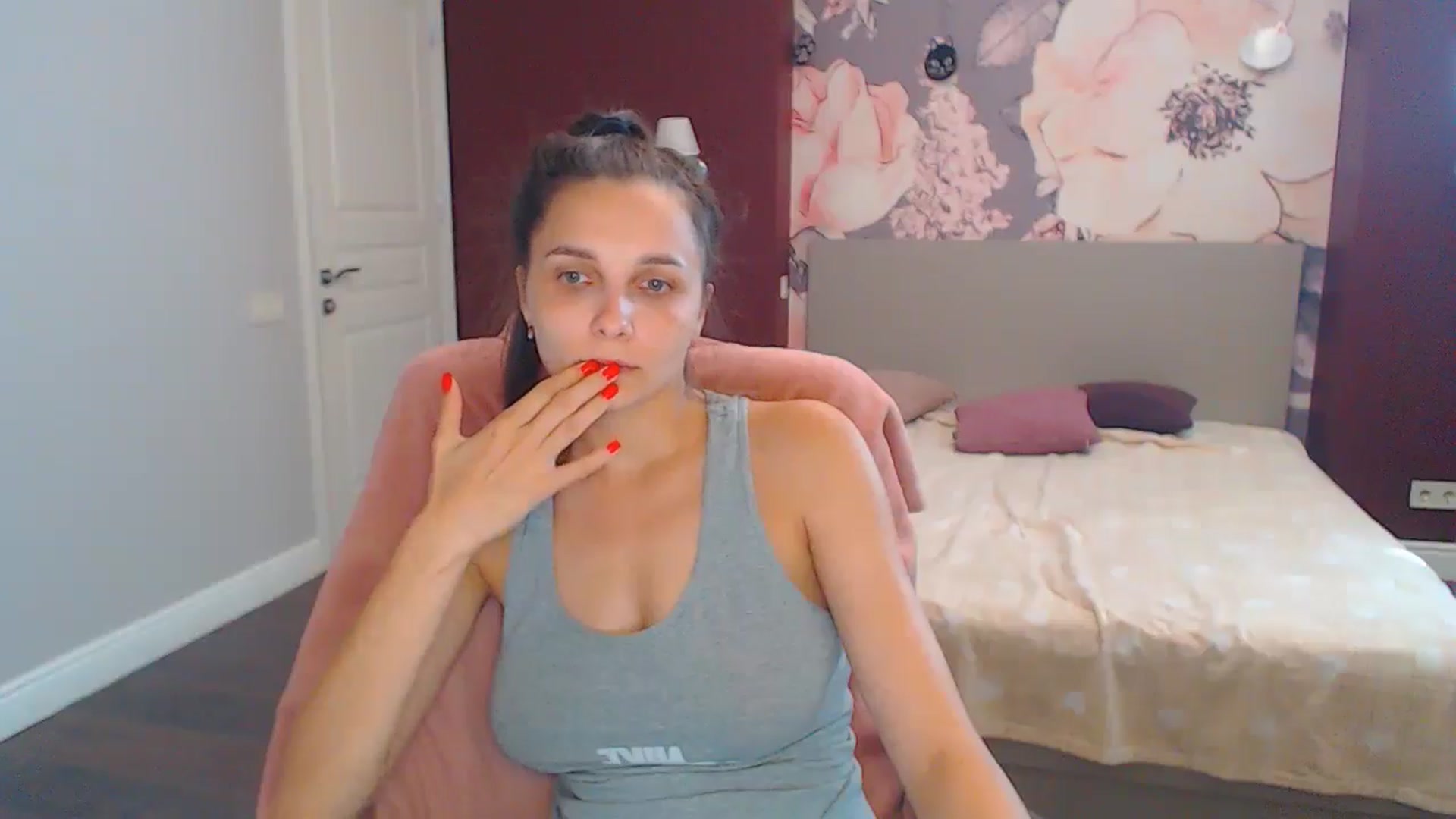 Gallery image thumbnail from Karina_Mils's myfreecams stream on, 08/15/2024, 12:34 image 15 of 20