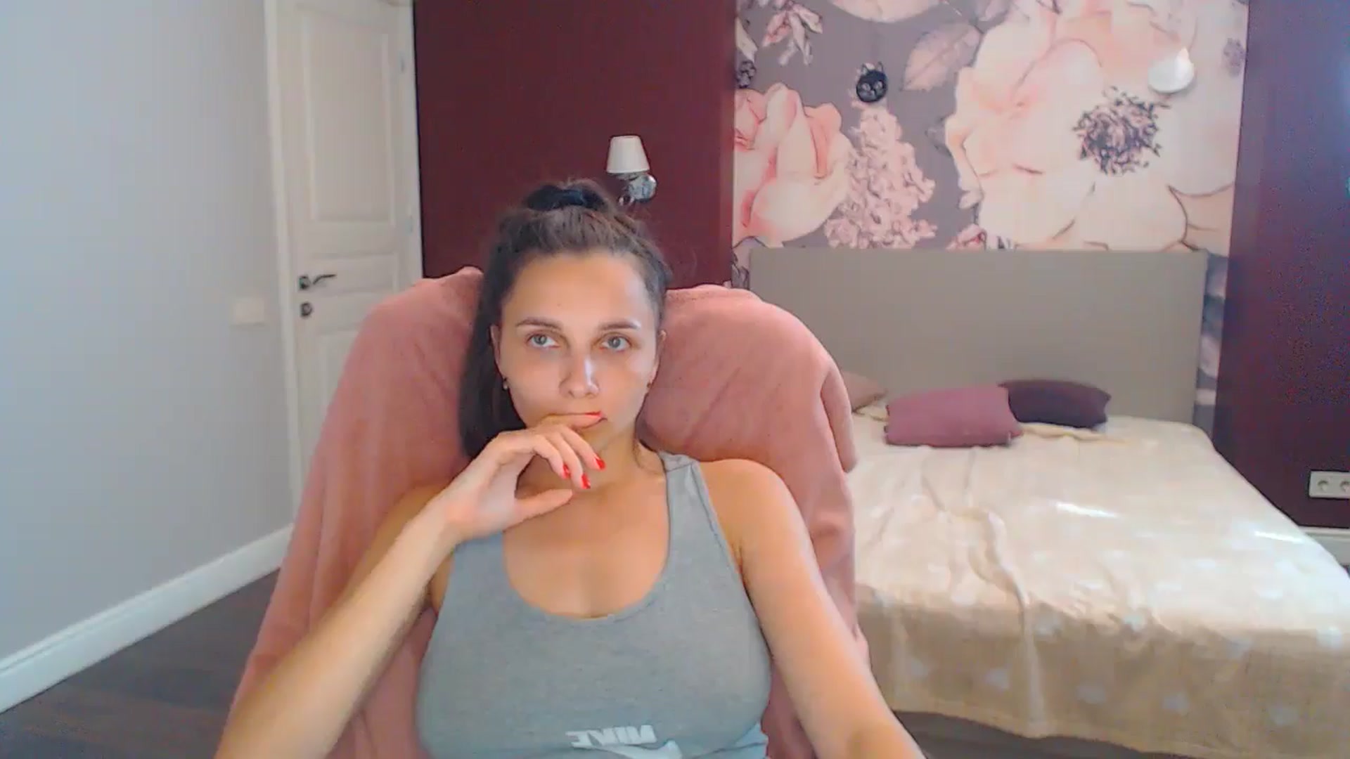 Gallery image thumbnail from Karina_Mils's myfreecams stream on, 08/15/2024, 12:34 image 20 of 20