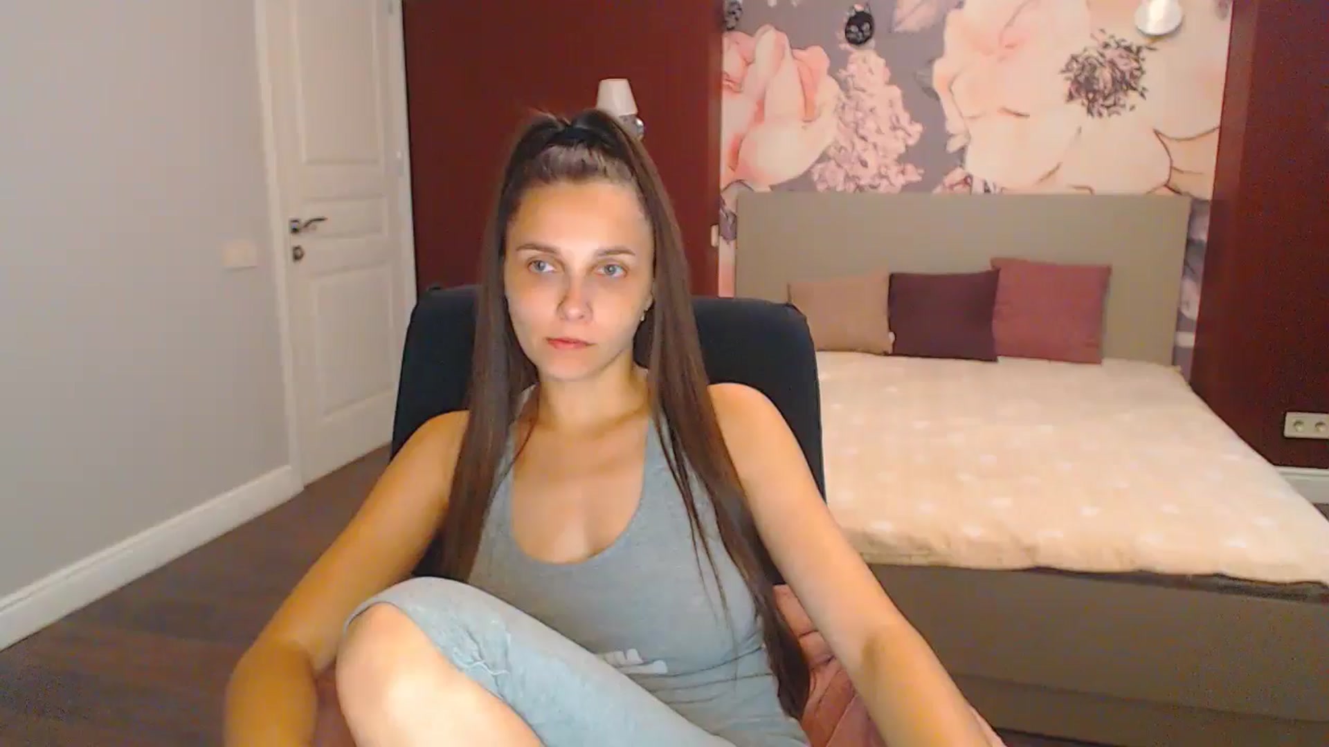 Gallery image thumbnail from Karina_Mils's myfreecams stream on, 08/16/2024, 06:43 image 1 of 20