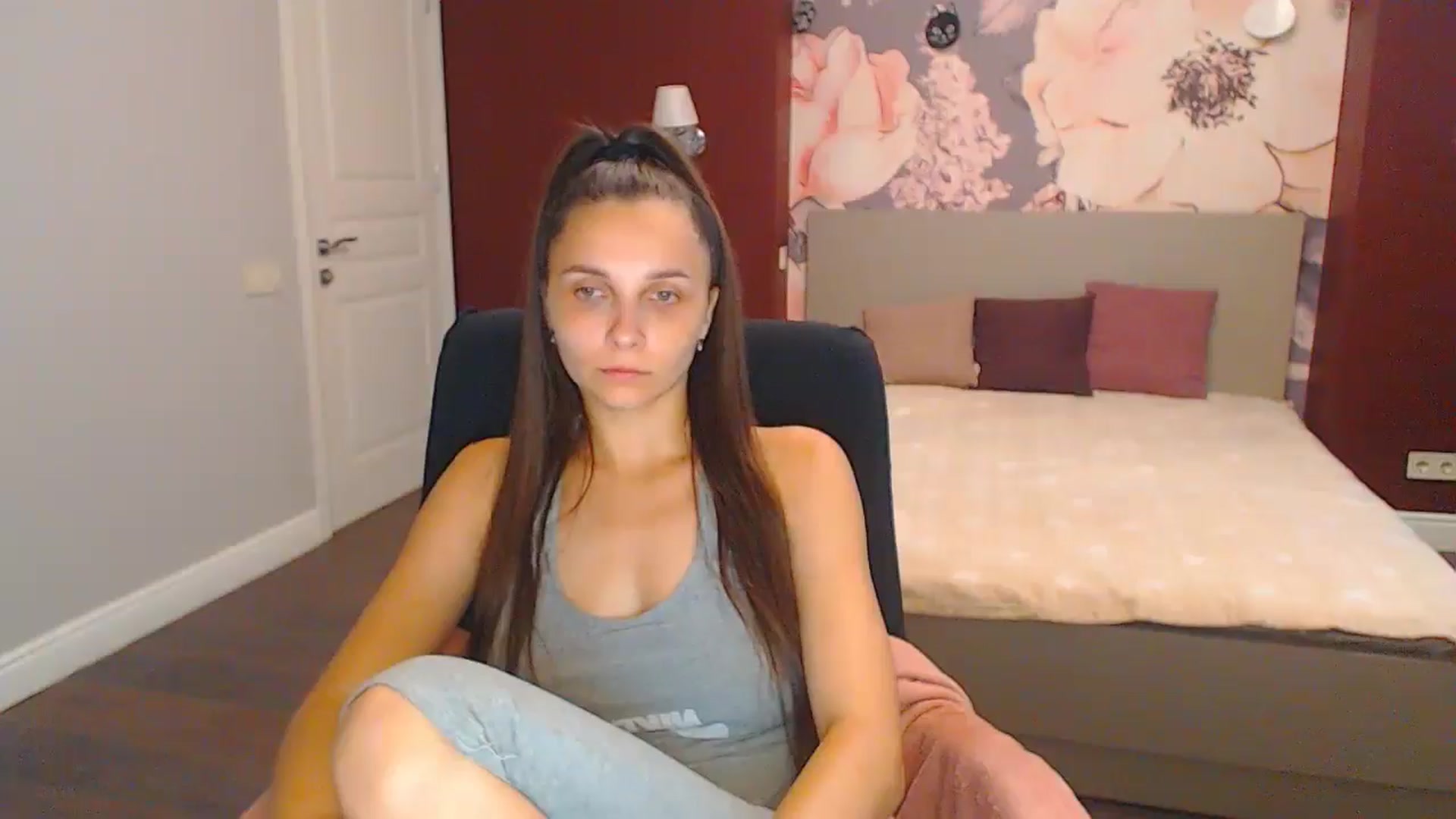 Gallery image thumbnail from Karina_Mils's myfreecams stream on, 08/16/2024, 06:43 image 12 of 20