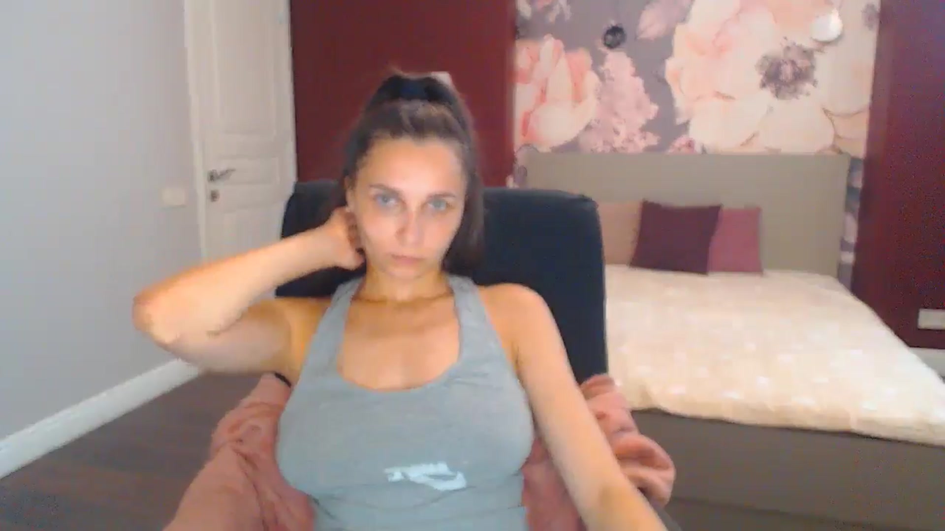 Gallery image thumbnail from Karina_Mils's myfreecams stream on, 08/16/2024, 13:36 image 17 of 20