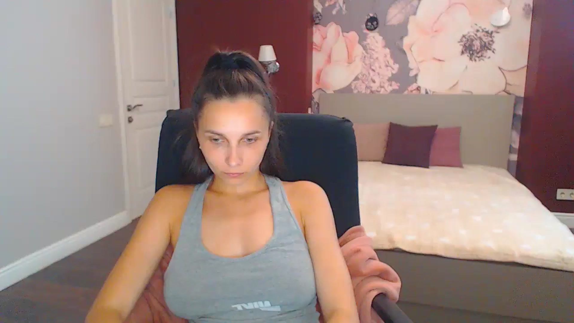 Gallery image thumbnail from Karina_Mils's myfreecams stream on, 08/16/2024, 13:36 image 20 of 20