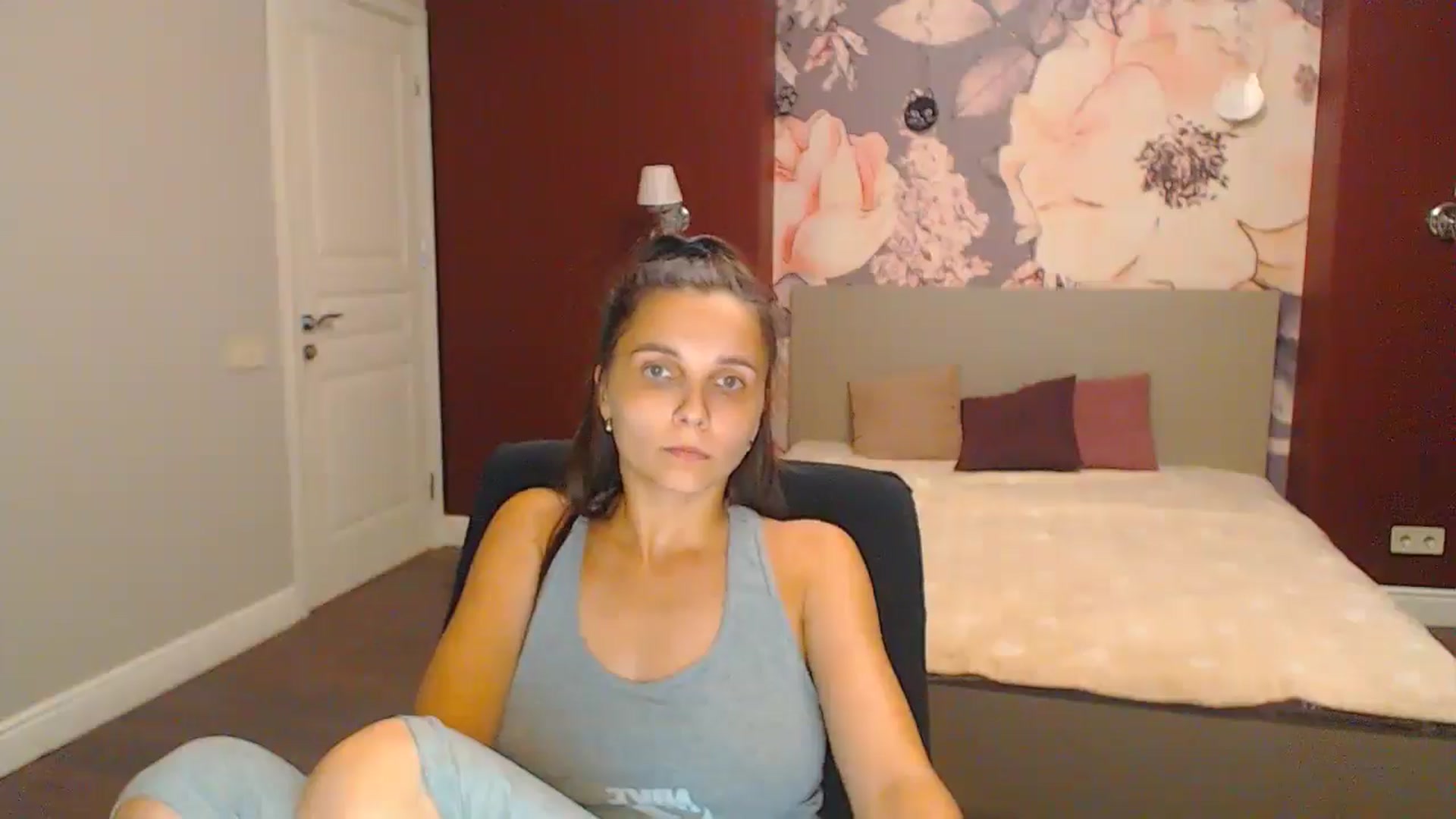 Gallery image thumbnail from Karina_Mils's myfreecams stream on, 08/16/2024, 17:53 image 17 of 20