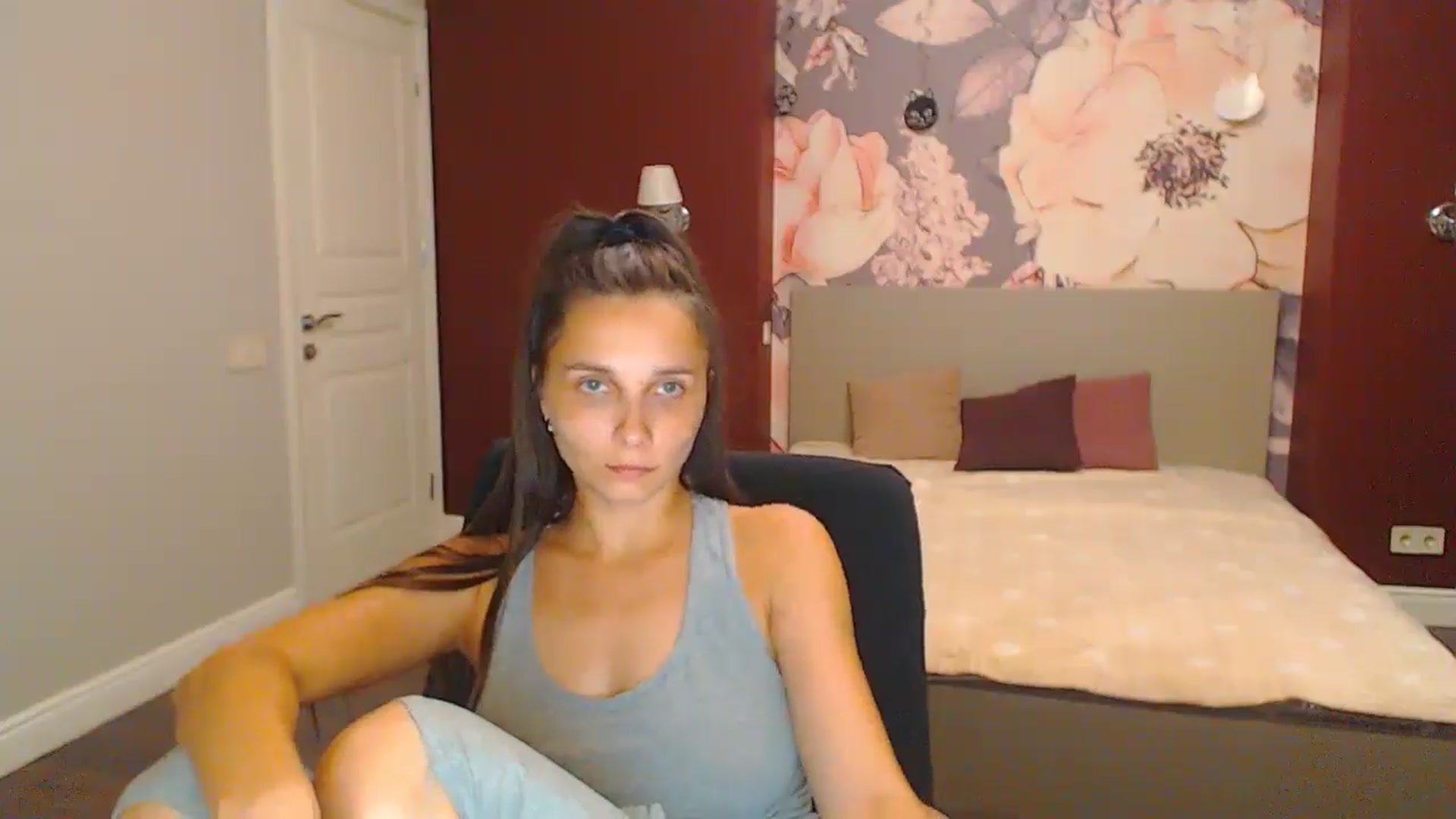 Gallery image thumbnail from Karina_Mils's myfreecams stream on, 08/16/2024, 17:53 image 9 of 20