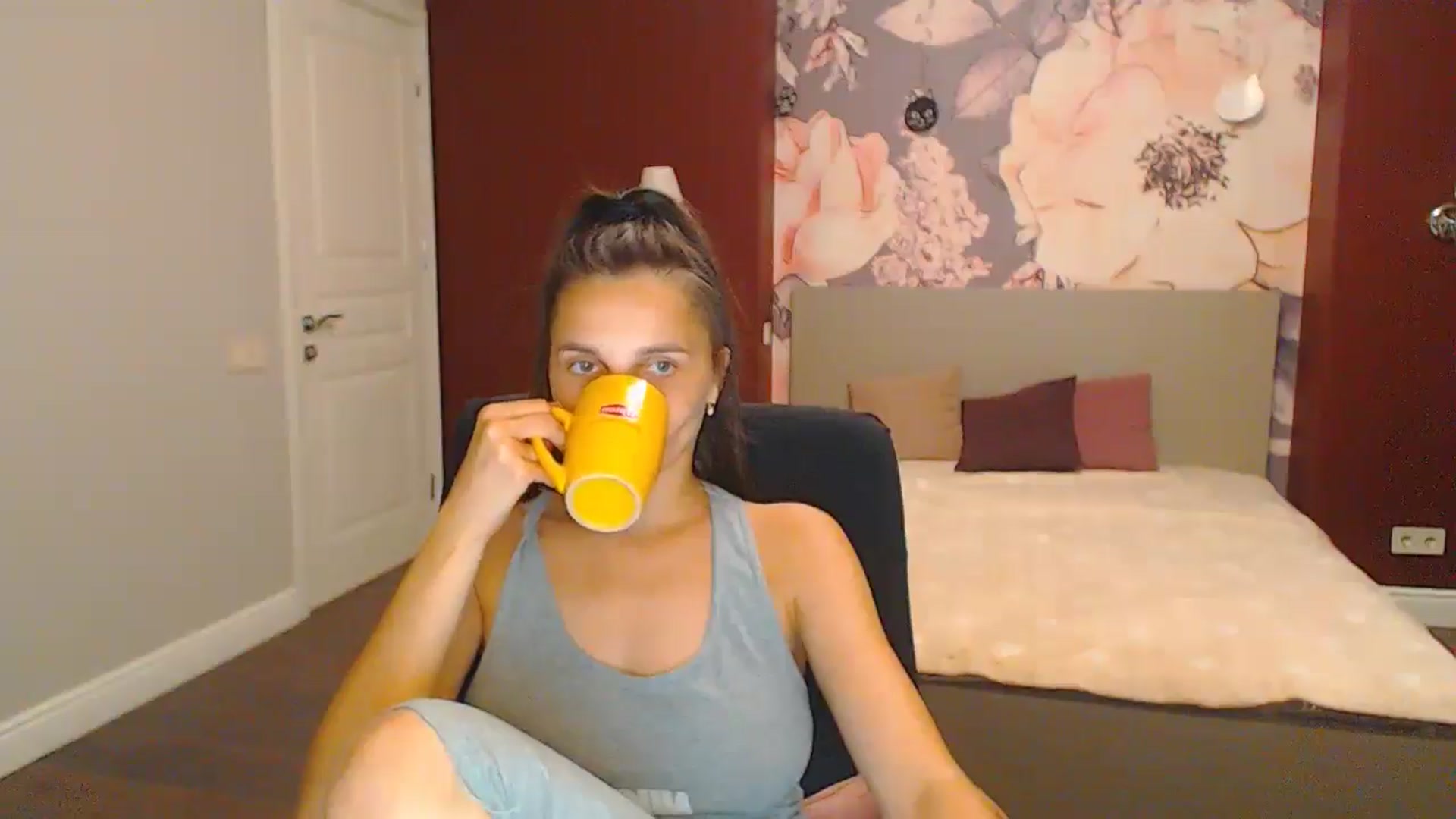 Gallery image thumbnail from Karina_Mils's myfreecams stream on, 08/16/2024, 17:53 image 3 of 20
