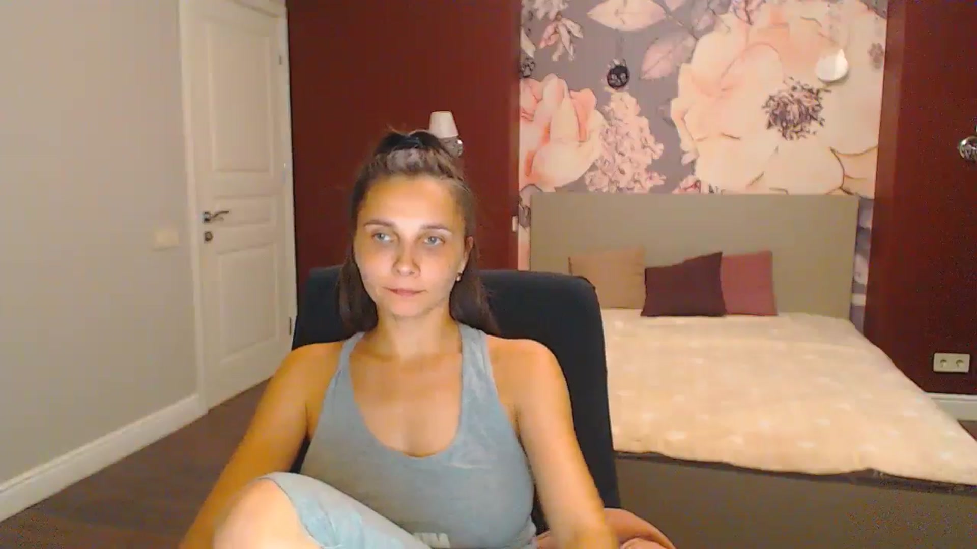Gallery image thumbnail from Karina_Mils's myfreecams stream on, 08/16/2024, 17:53 image 5 of 20