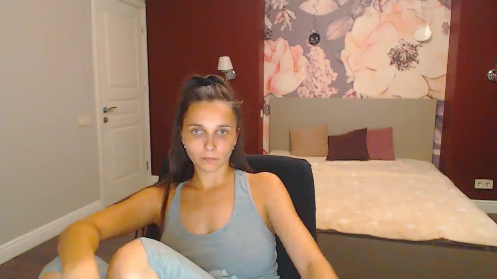 Gallery image thumbnail from Karina_Mils's myfreecams stream on, 08/16/2024, 17:53 image 12 of 20