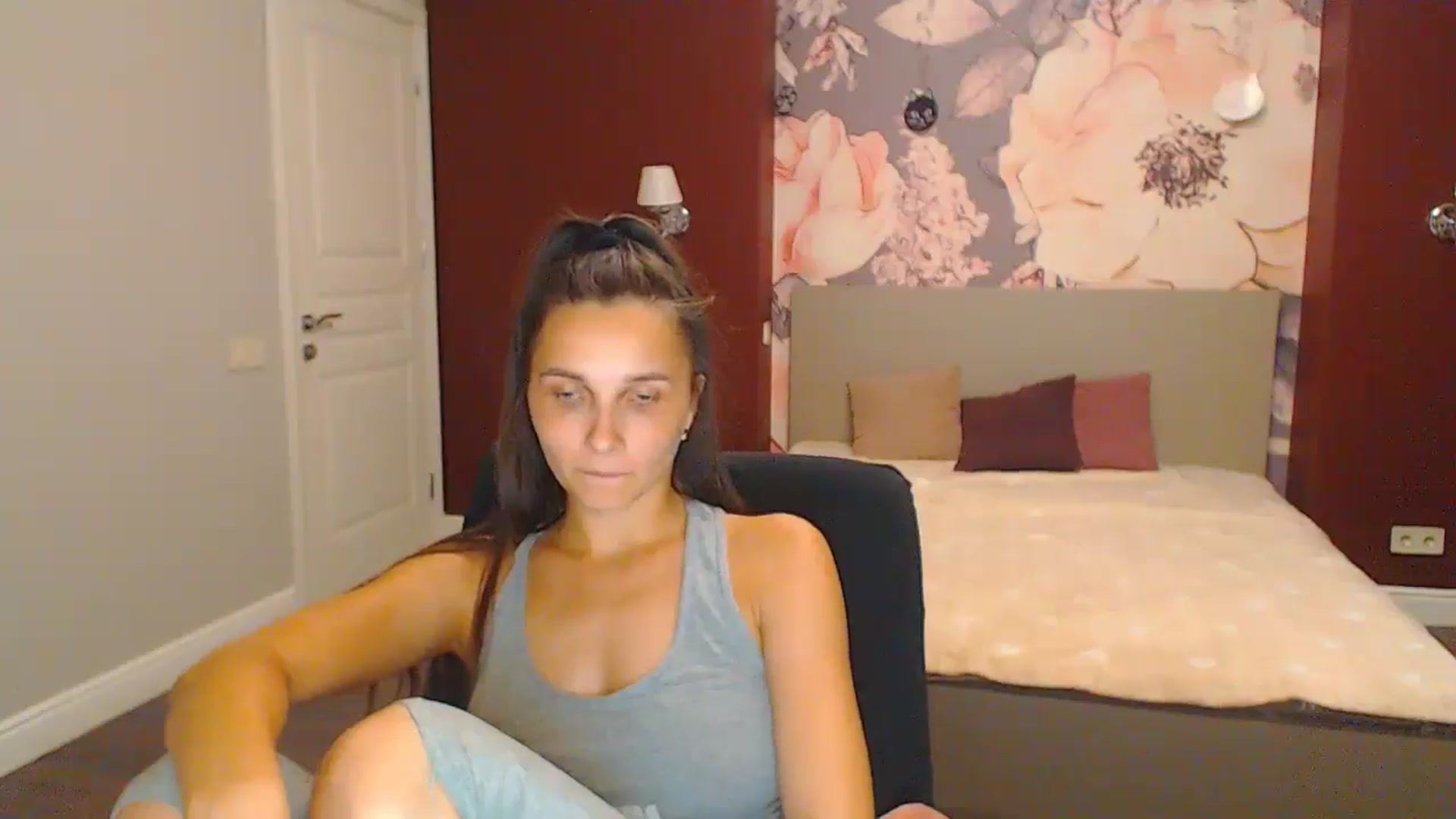 Gallery image thumbnail from Karina_Mils's myfreecams stream on, 08/16/2024, 17:53 image 11 of 20