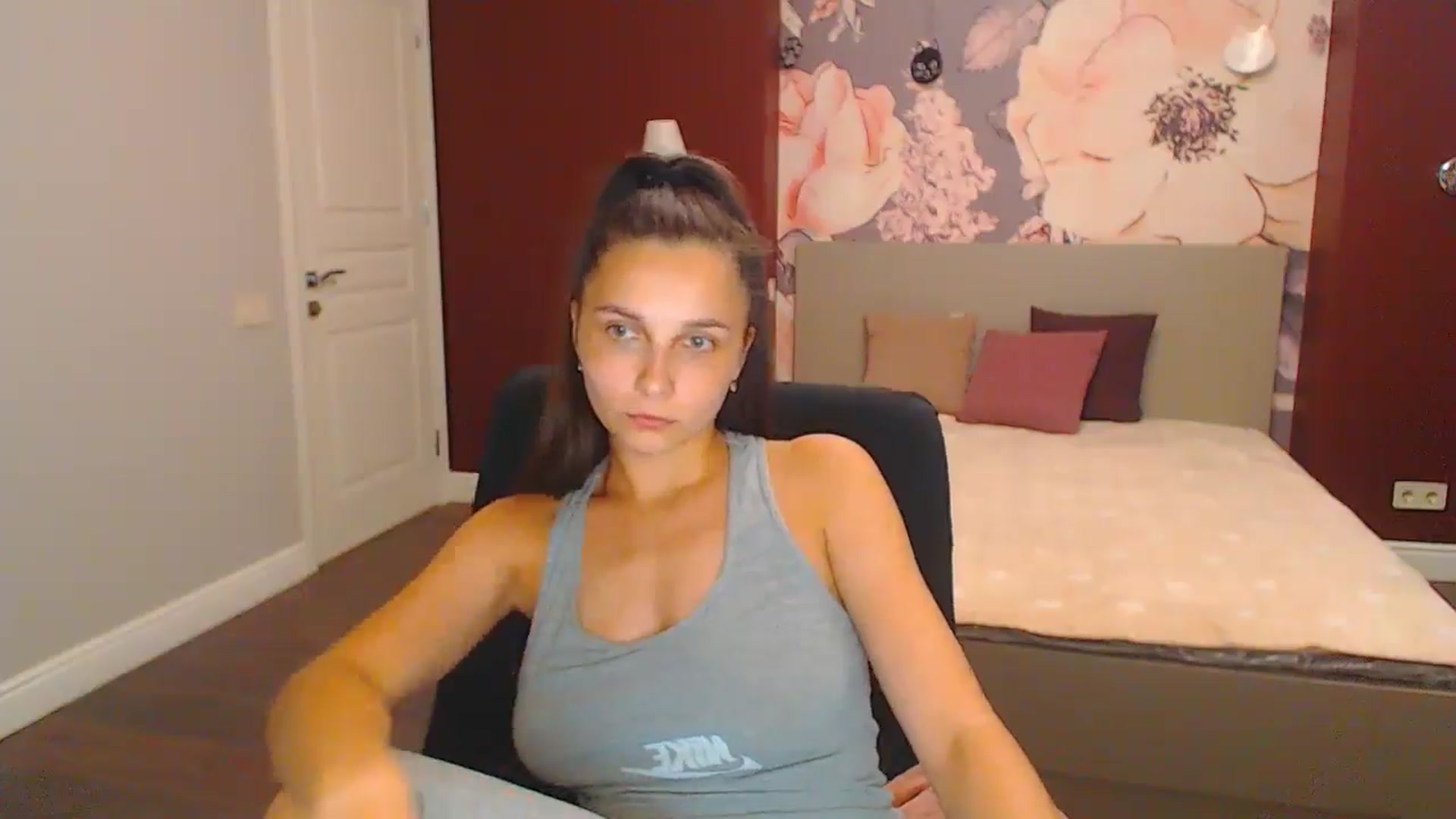 Gallery image thumbnail from Karina_Mils's myfreecams stream on, 08/17/2024, 16:46 image 5 of 20