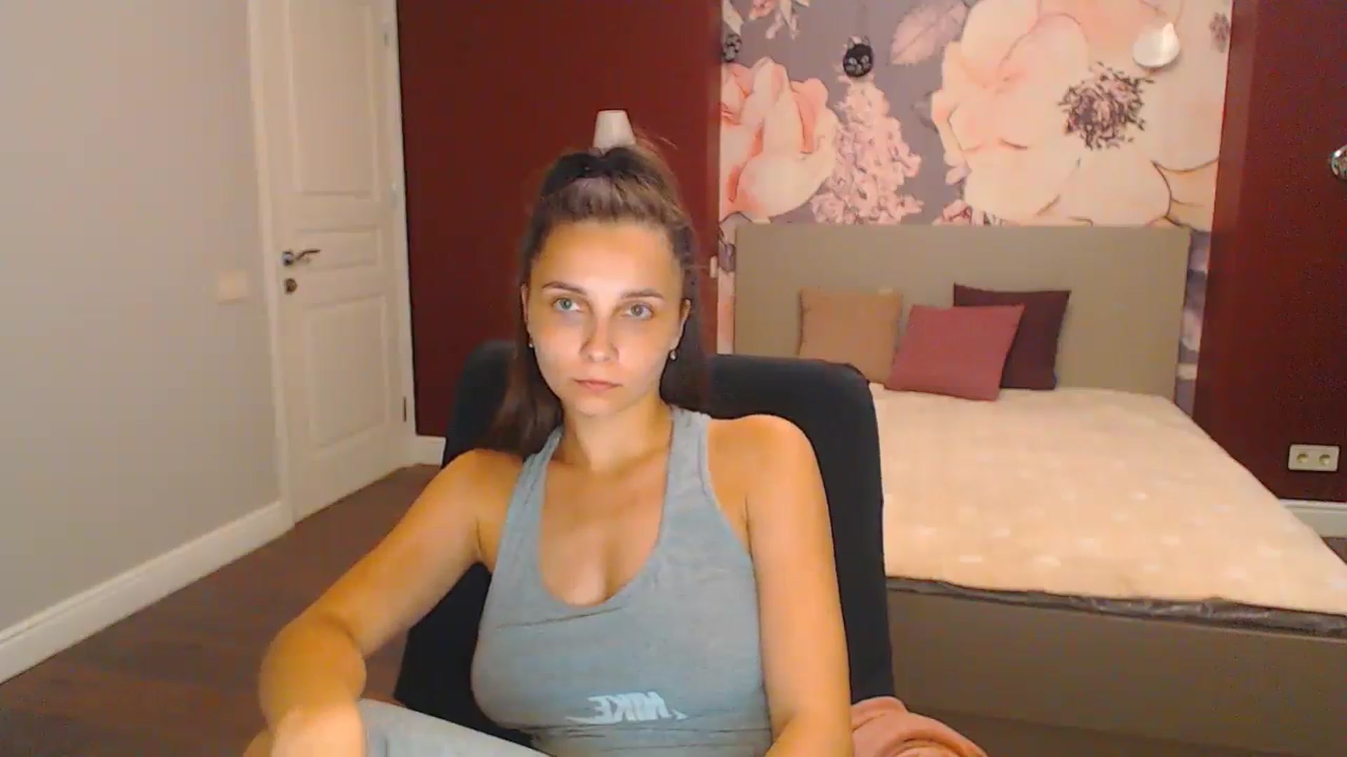 Gallery image thumbnail from Karina_Mils's myfreecams stream on, 08/17/2024, 16:46 image 7 of 20