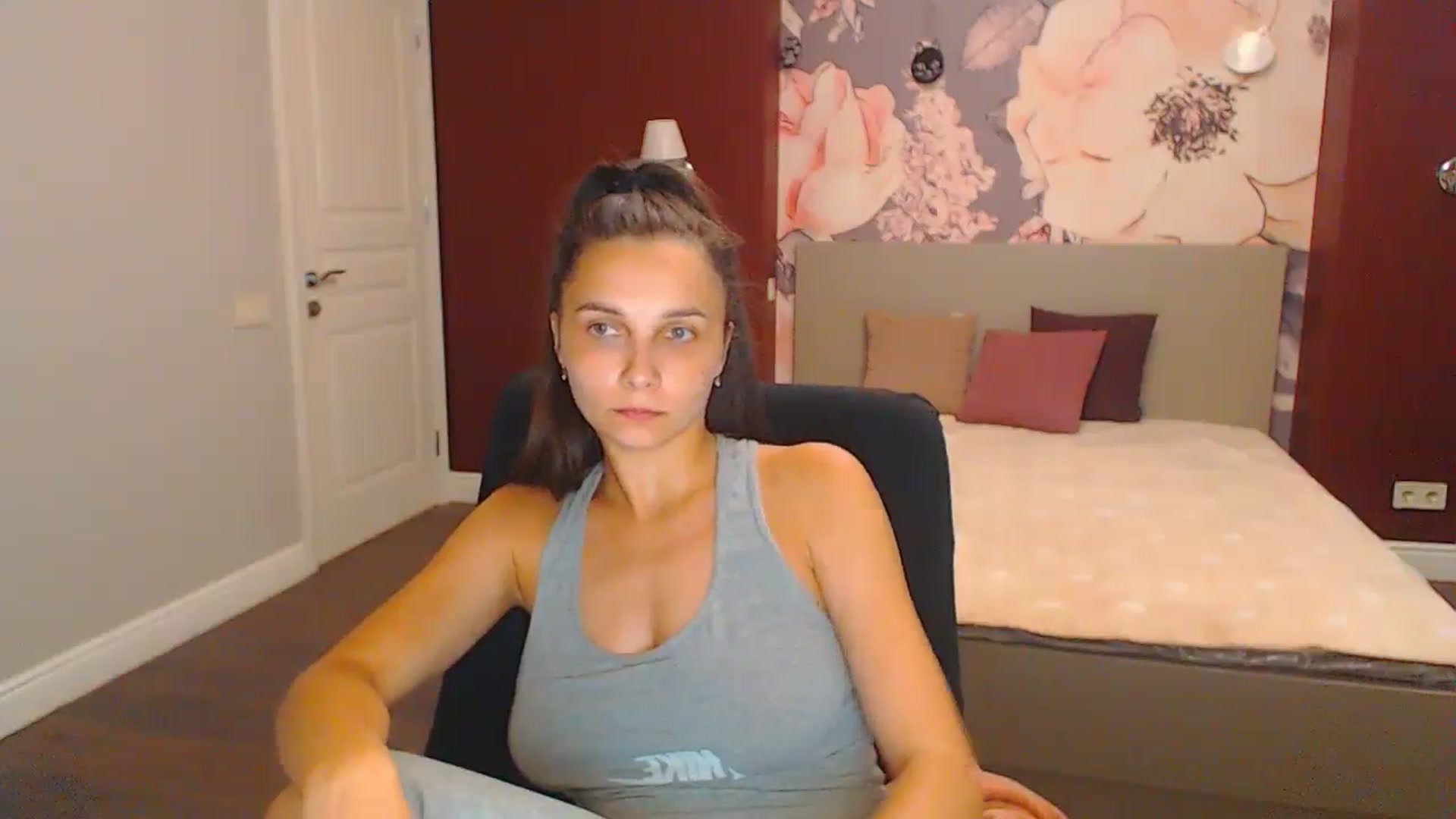 Gallery image thumbnail from Karina_Mils's myfreecams stream on, 08/17/2024, 16:46 image 6 of 20