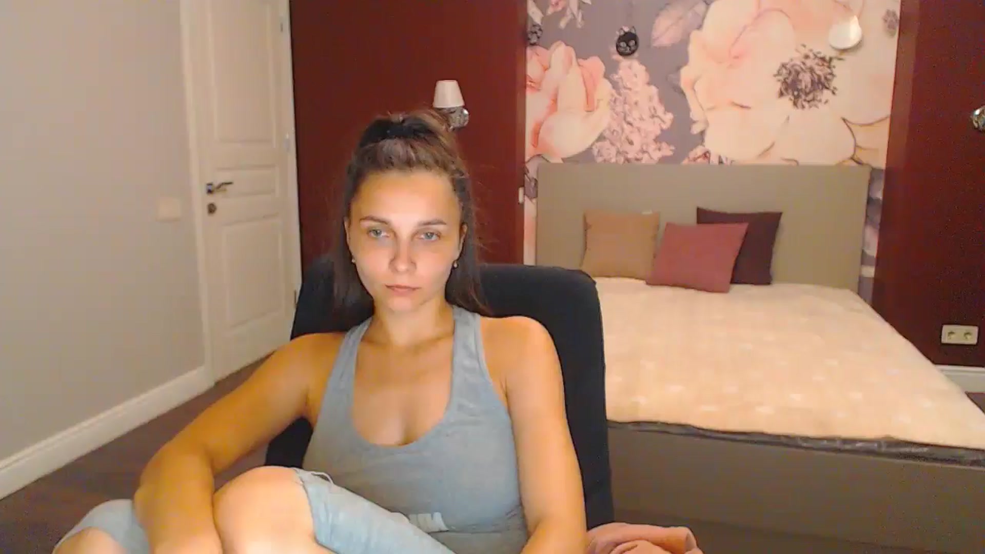 Gallery image thumbnail from Karina_Mils's myfreecams stream on, 08/17/2024, 16:46 image 15 of 20