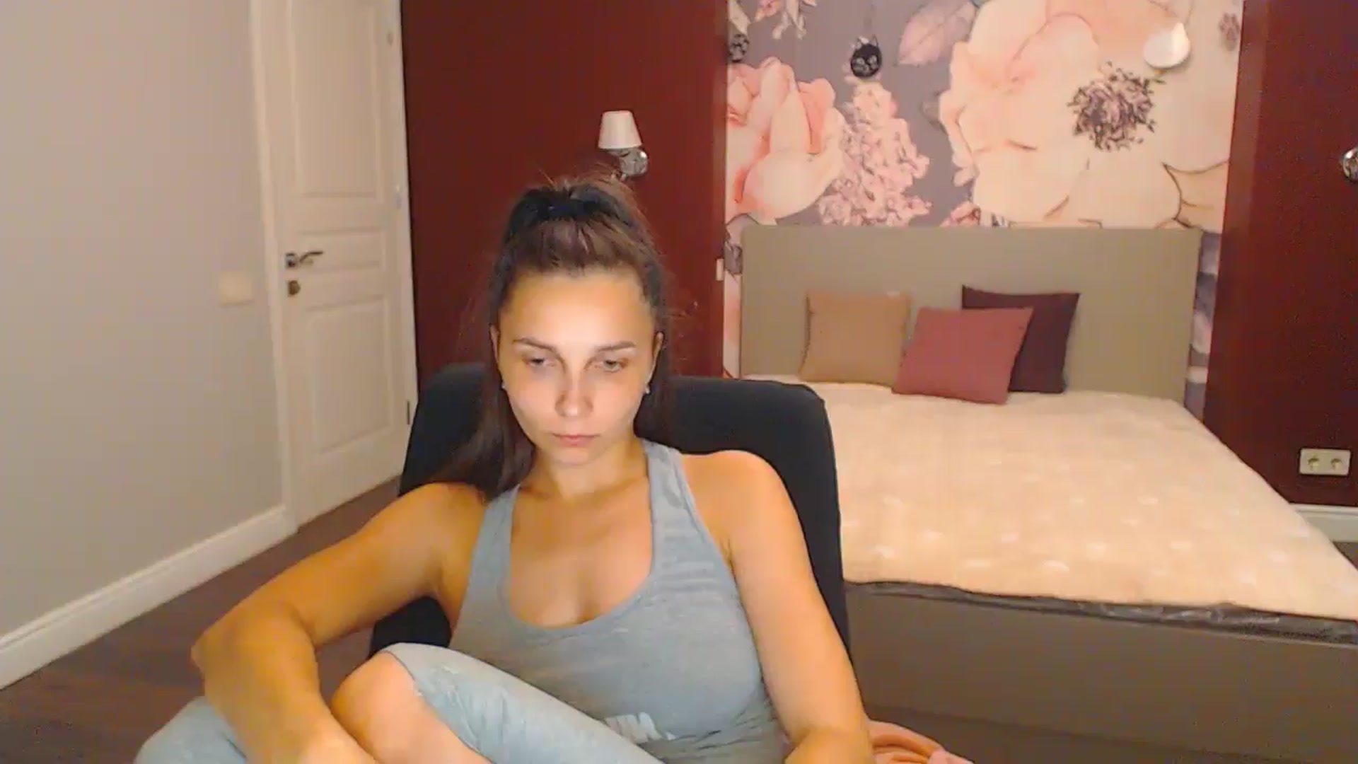 Gallery image thumbnail from Karina_Mils's myfreecams stream on, 08/17/2024, 16:46 image 11 of 20