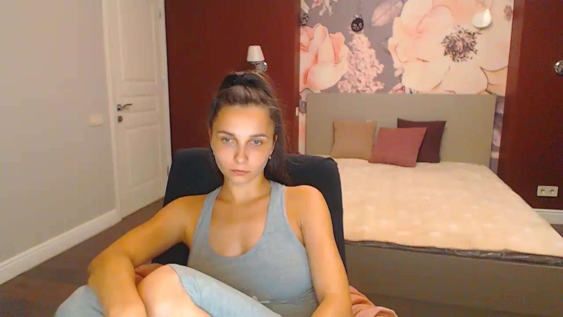 Gallery image thumbnail from Karina_Mils's myfreecams stream on, 08/17/2024, 17:51 image 1 of 20